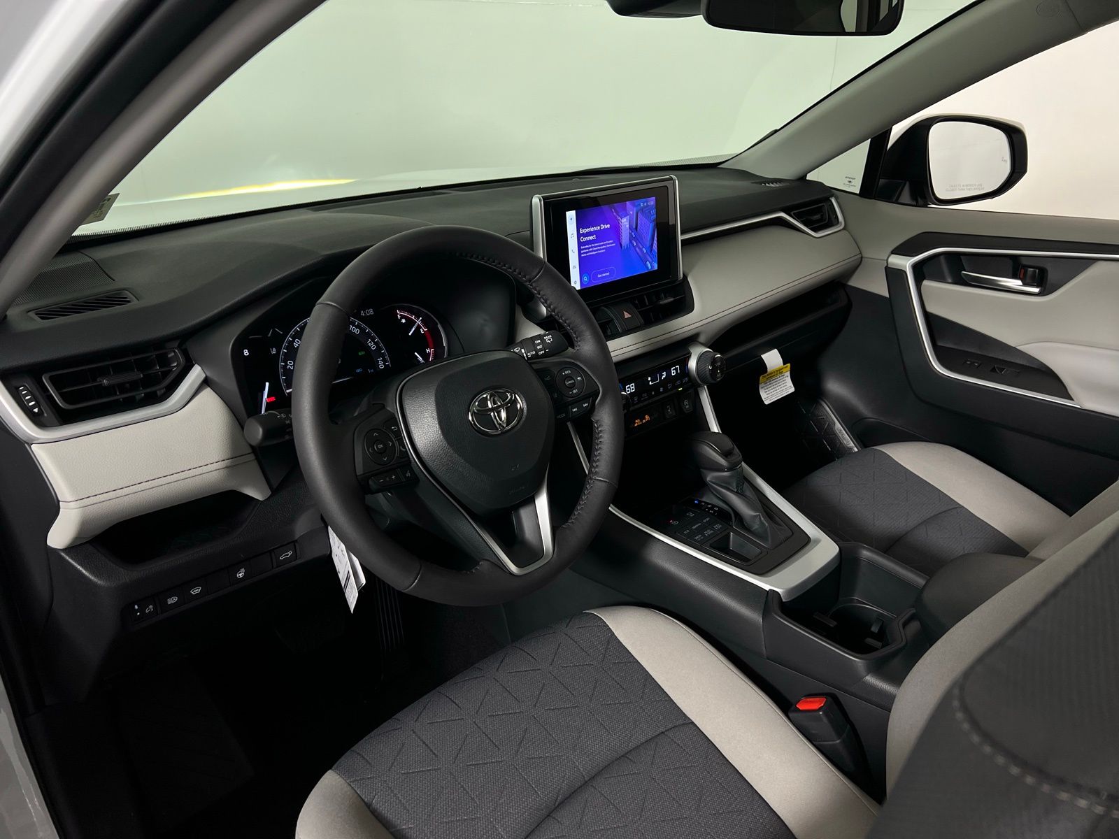 Thumbnail: 2025 Toyota RAV4 - 9