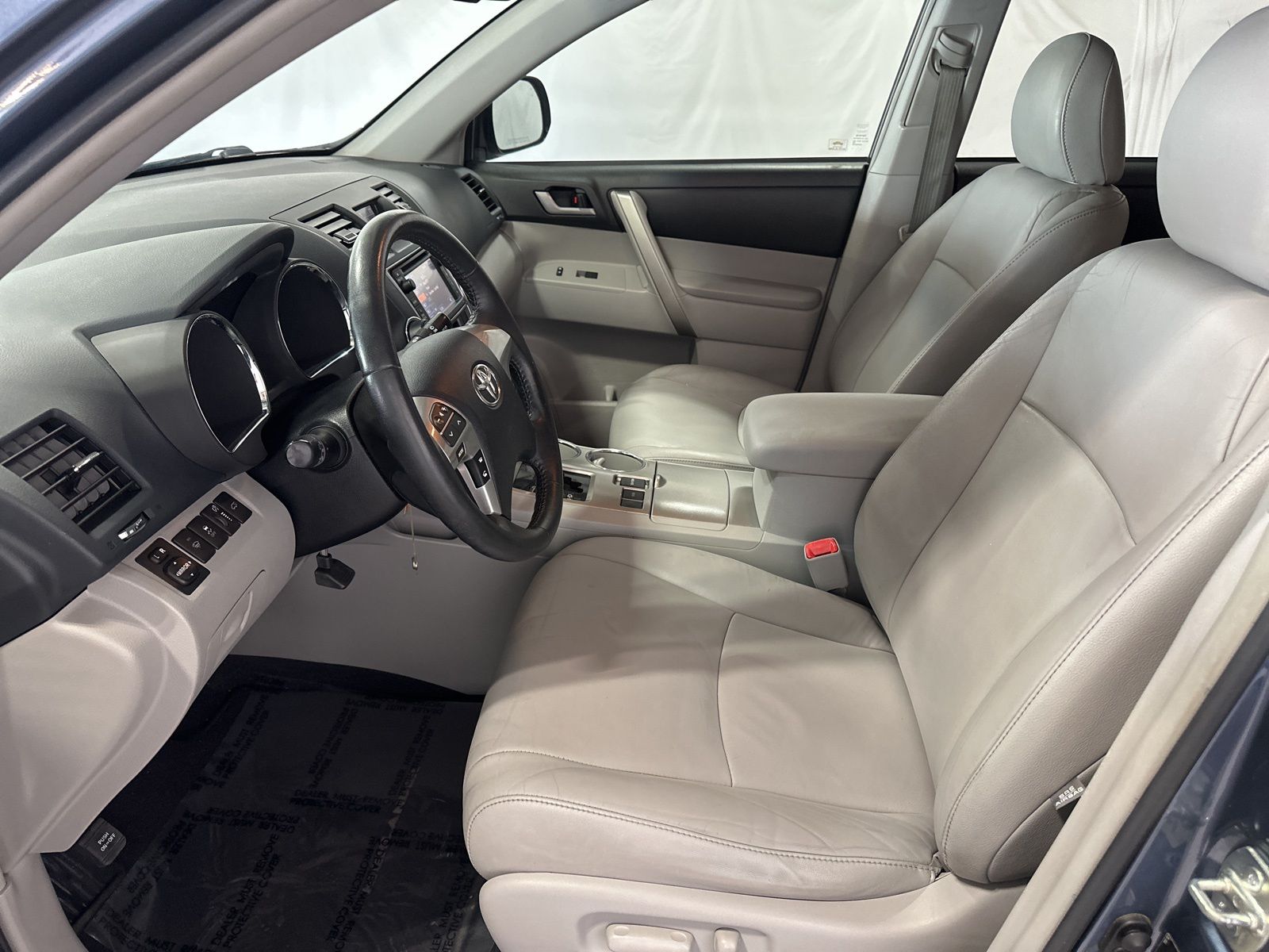 Used Car 2013 Toyota Highlander  Base Plus V6 For Sale Under $15,000 In Austin, Texas