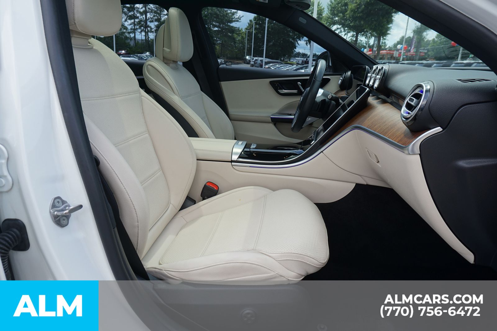 Used 2023  Mercedes-Benz C 300 image 23