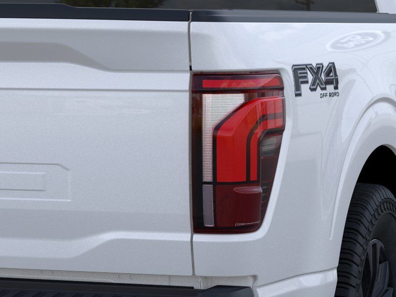 New 2026 Star White Metallic Tri-Coat Ford Lariat image 21