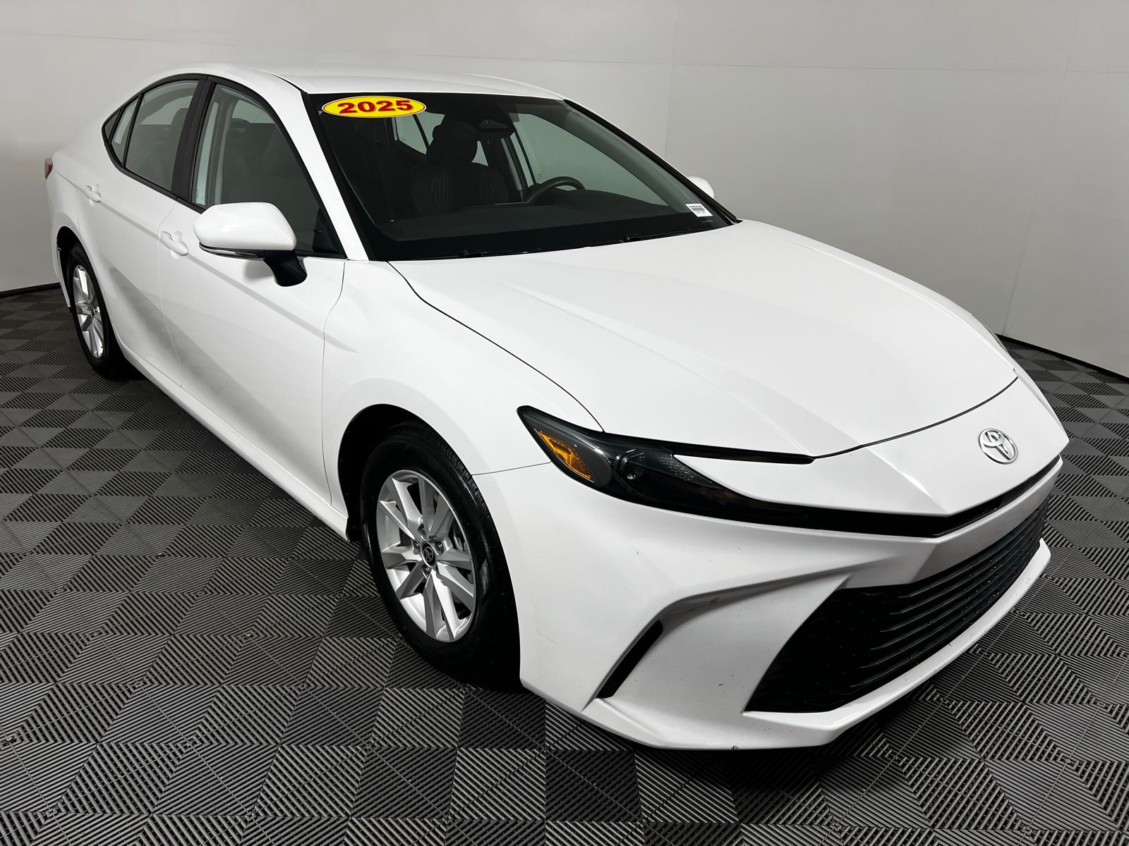Thumbnail: 2025 Toyota Camry - 3