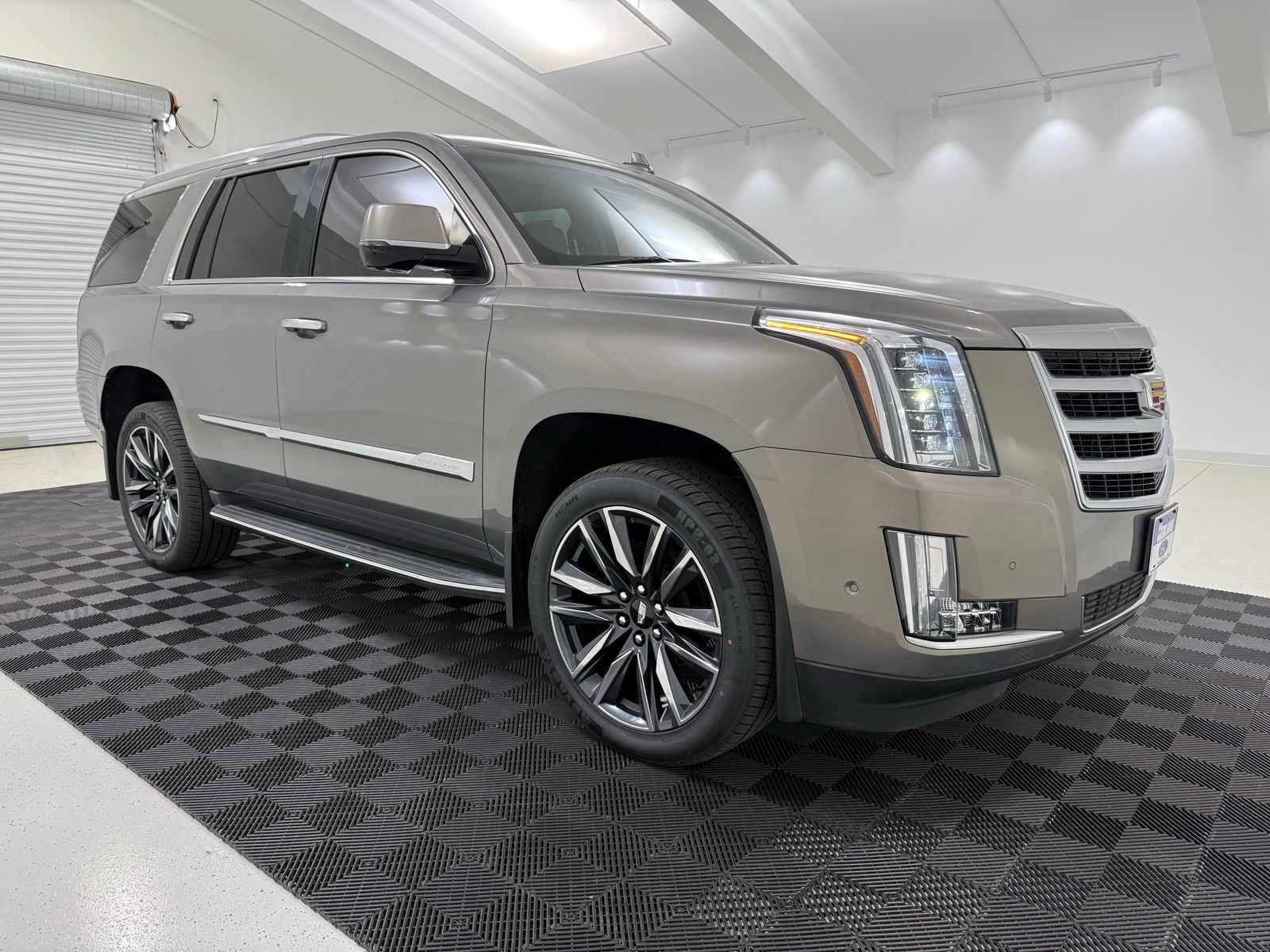 2017 Cadillac Escalade Luxury RWD