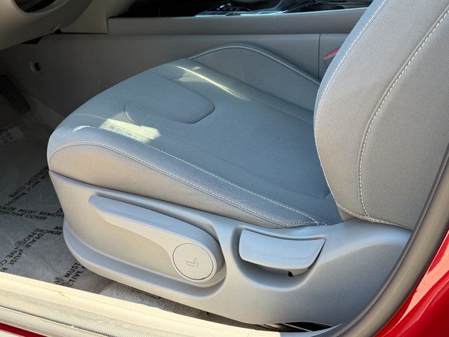Used 2024 Red Hyundai SEL image 38