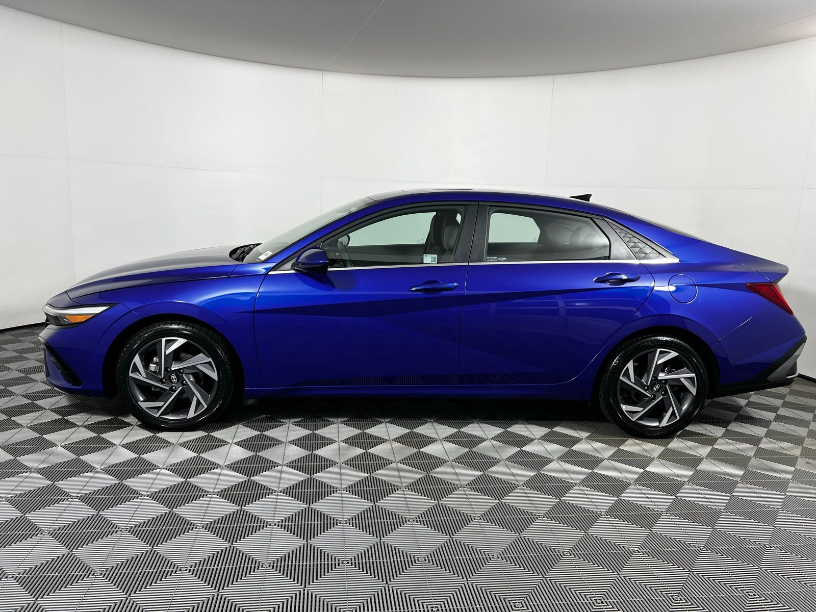 Thumbnail: 2025 Hyundai Elantra - 8