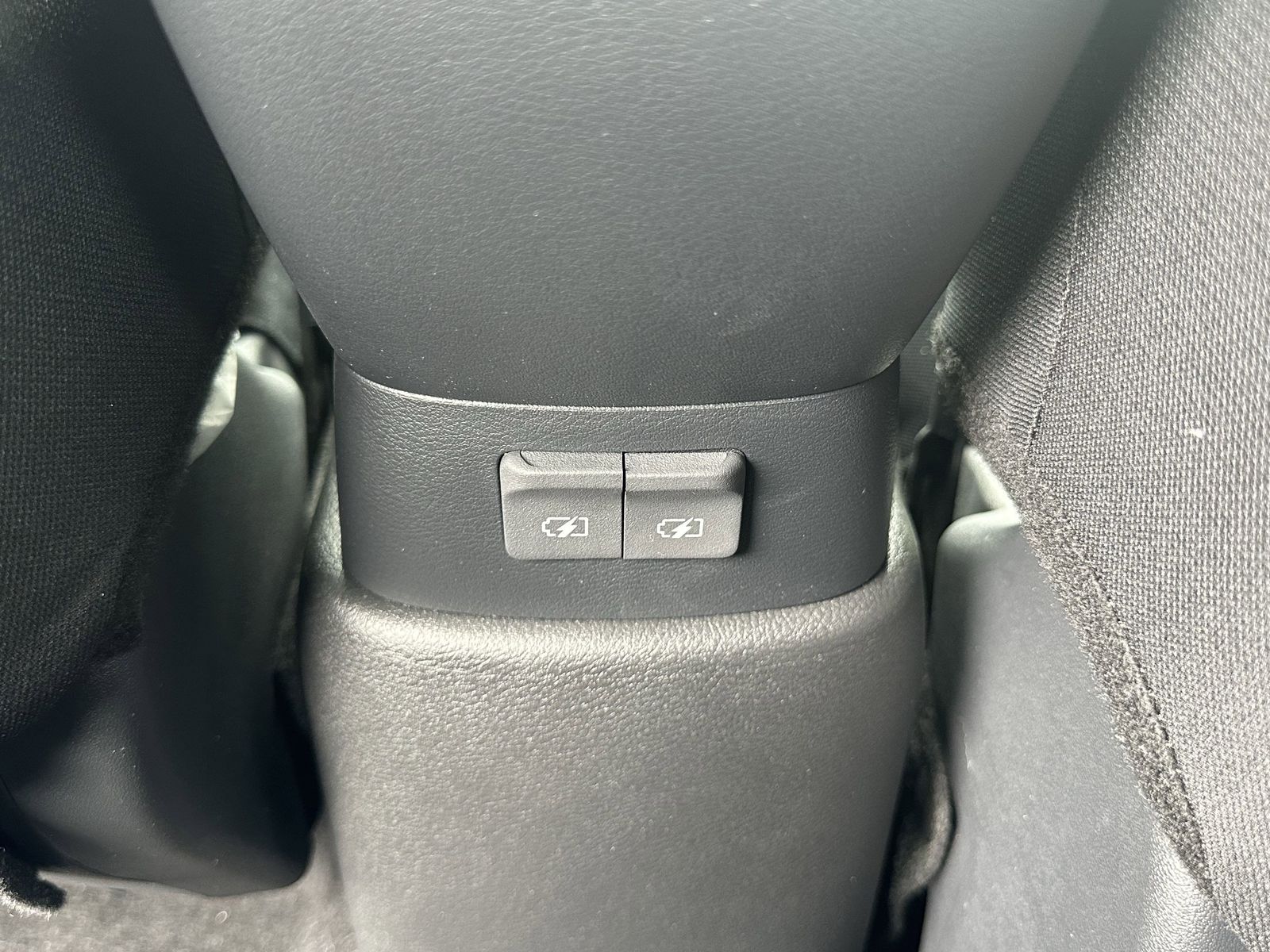 2025 Nissan Kicks Play S photo 19