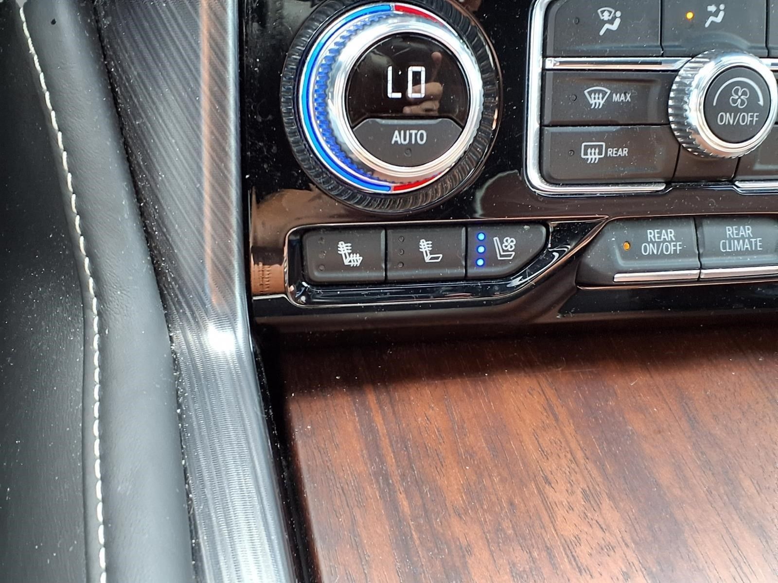 2024 GMC Yukon XL Denali Ultimate White at River Oaks CDJR
