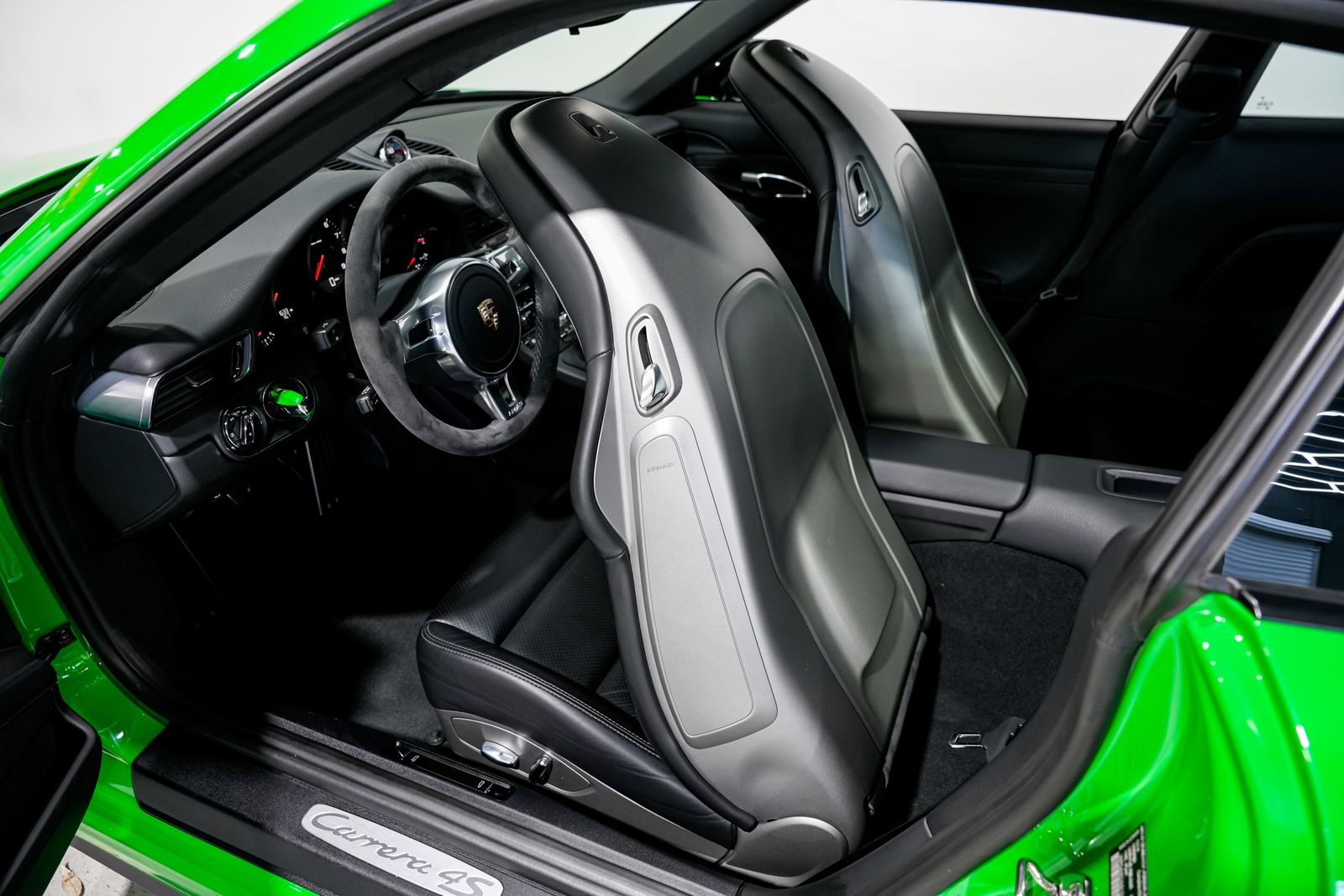 2014 Porsche 911 Carrera 4S — photo 22