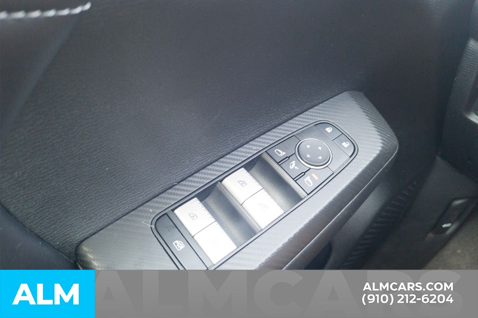 Used 2024 White Diamond Mitsubishi SE image 16