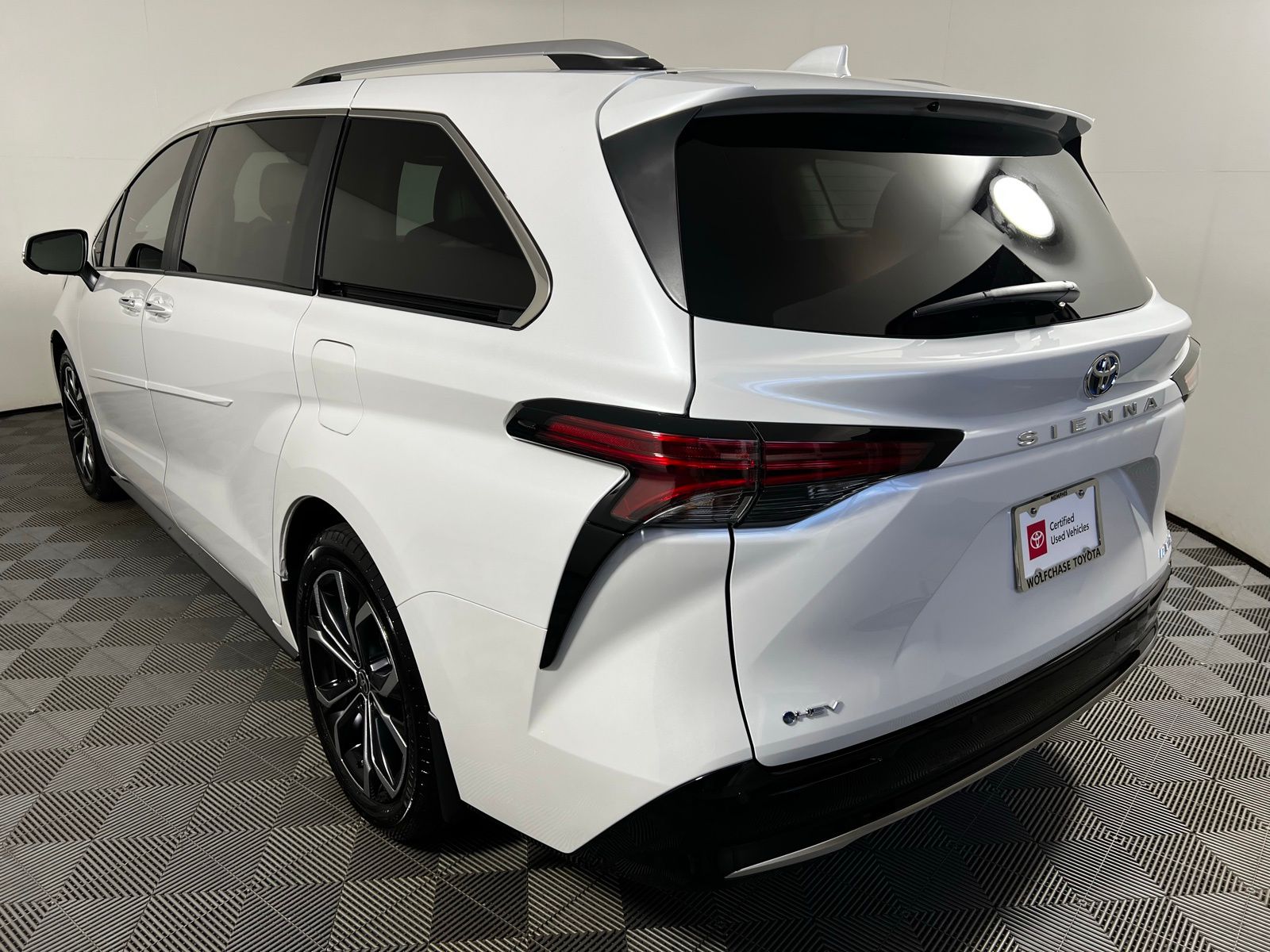 2025 Toyota Sienna Platinum 7