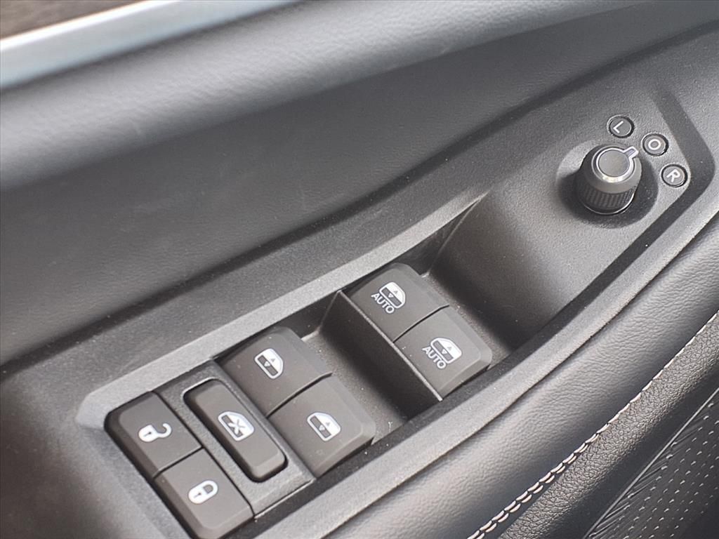 2026 Jeep Grand Cherokee Altitude - 10