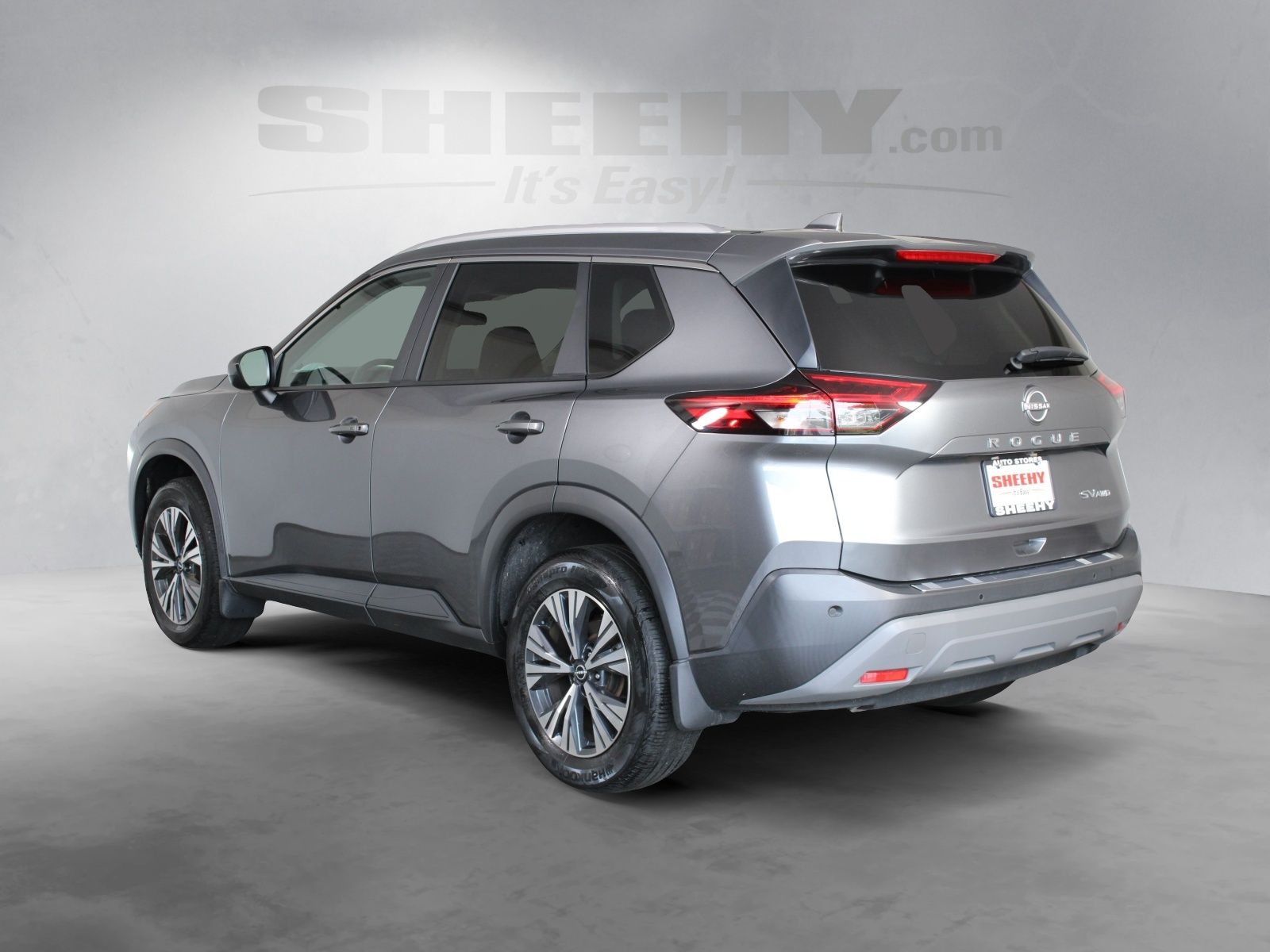 Used 2023 Gray Nissan SV image 11