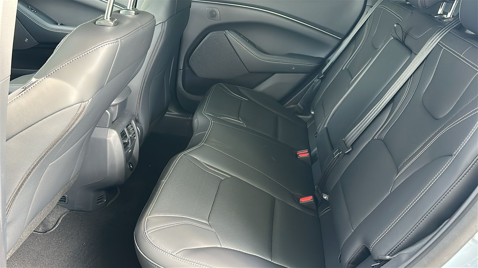 New 2026 Glacier Gray Metallic Tri-coat Ford Premium image 21