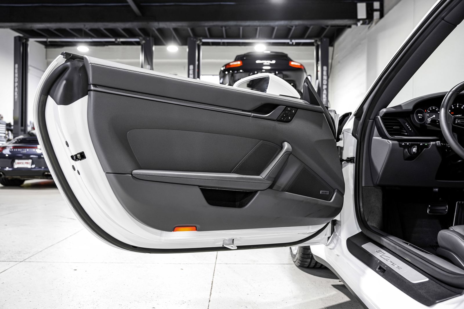 2023 Porsche 911 Carrera — photo 26