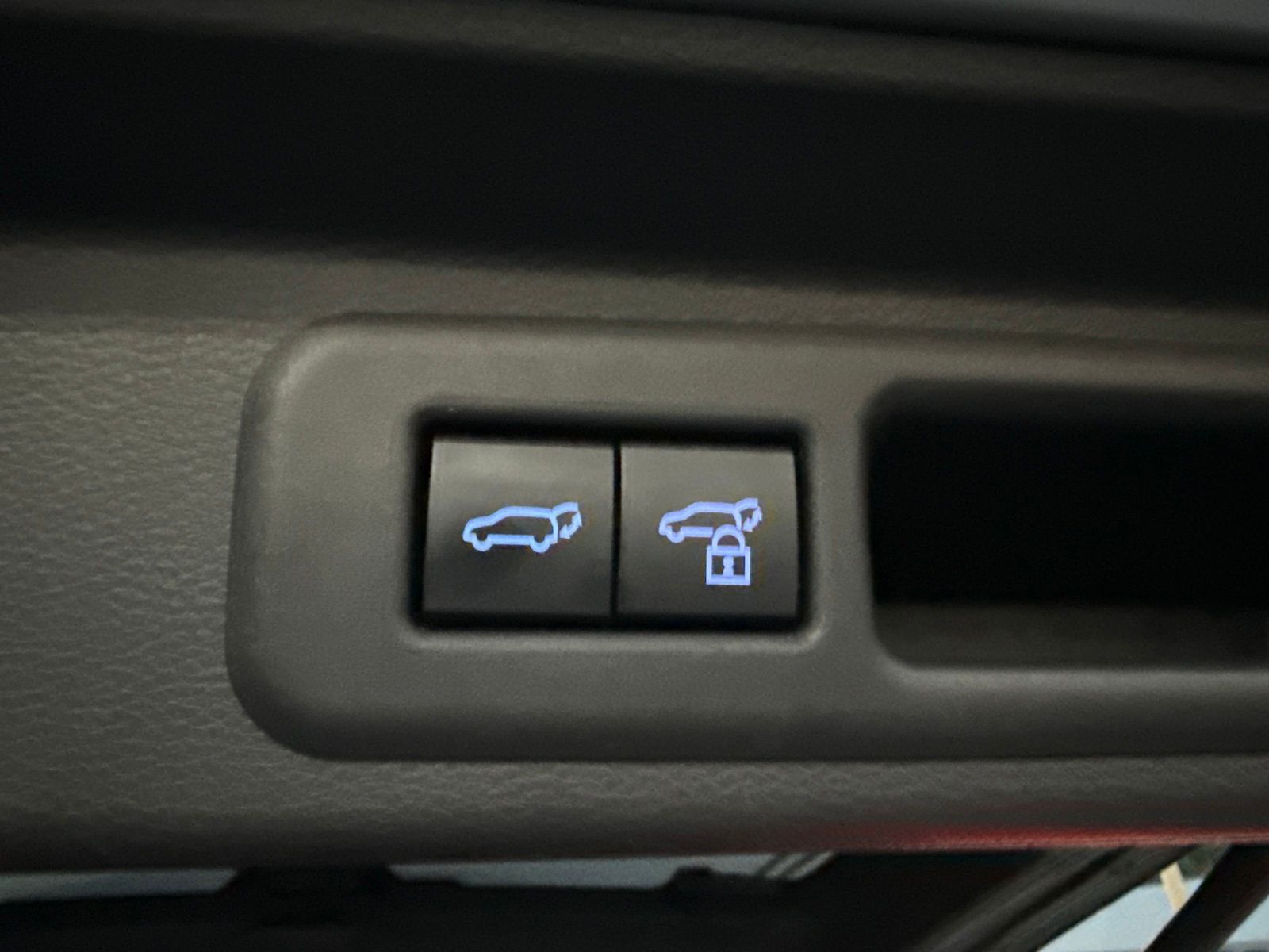 Used 2024 Silver Toyota Platinum image 22