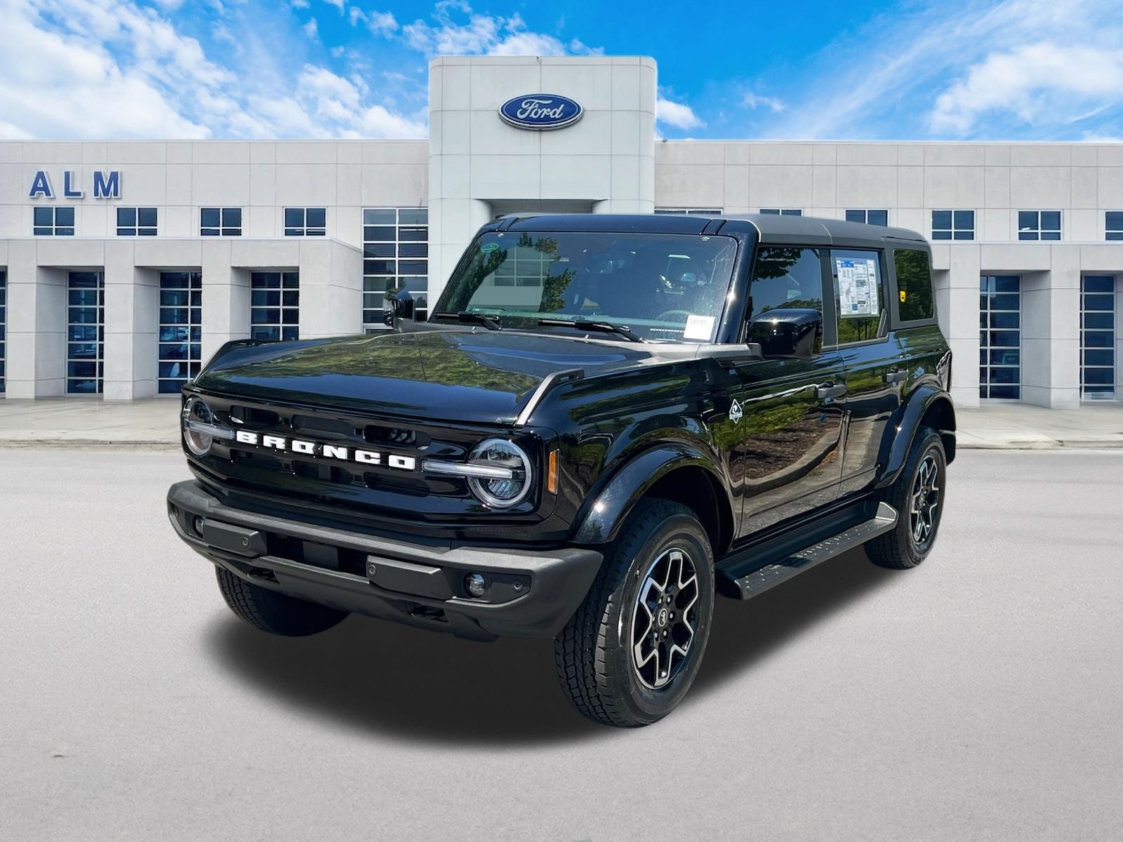 2026 Ford Bronco Outer Banks®