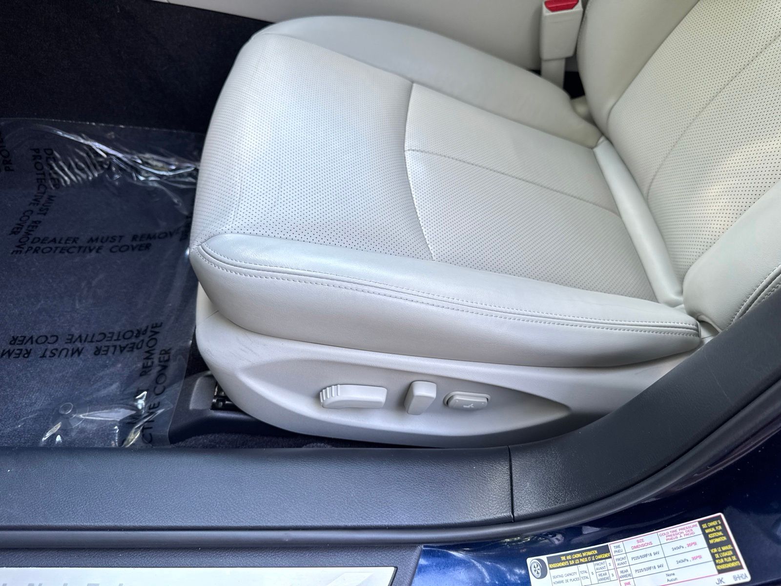 Used 2022 Grand Blue INFINITI LUXE image 39