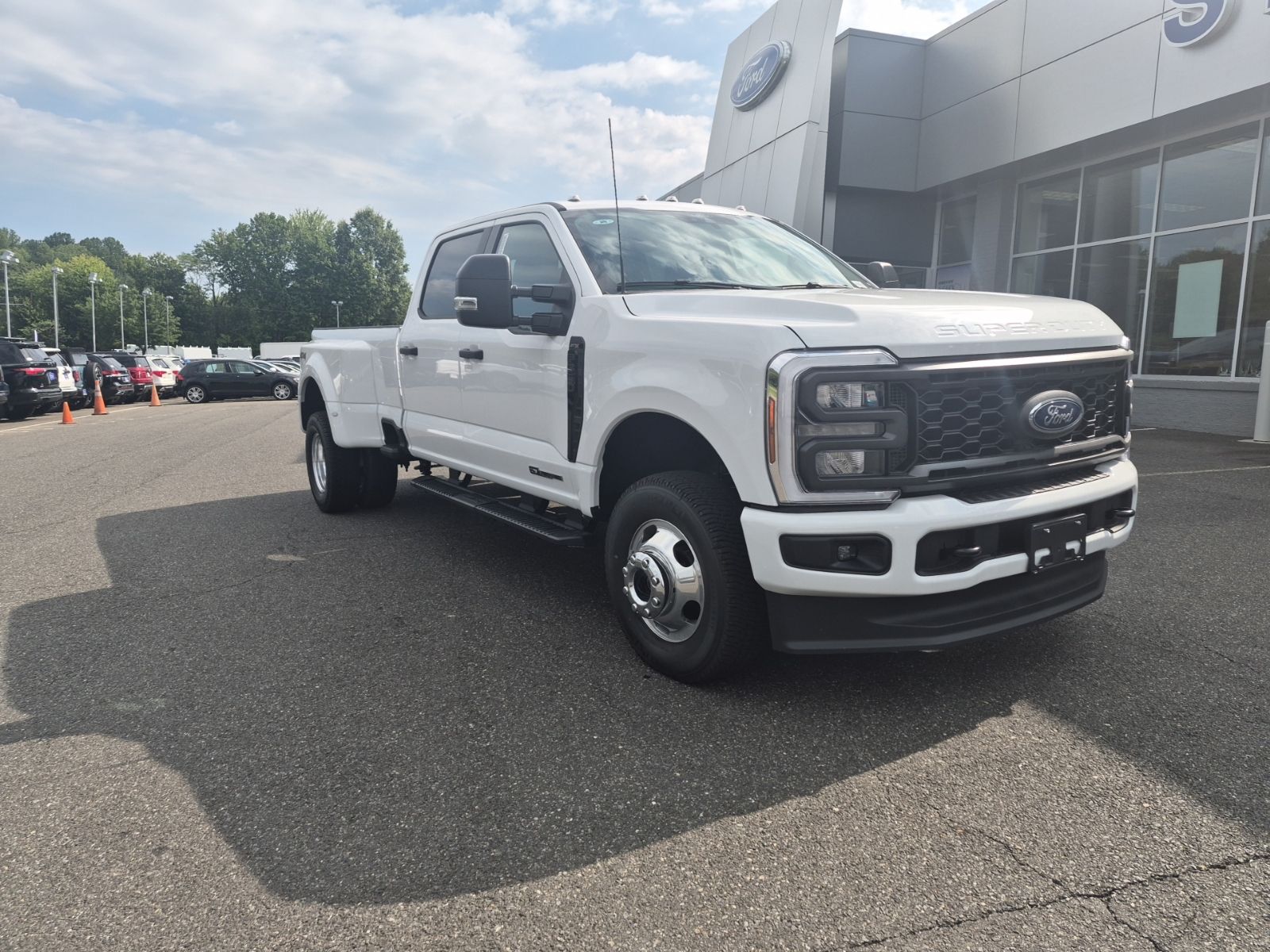 New 2026 Oxford White Ford XL image 12