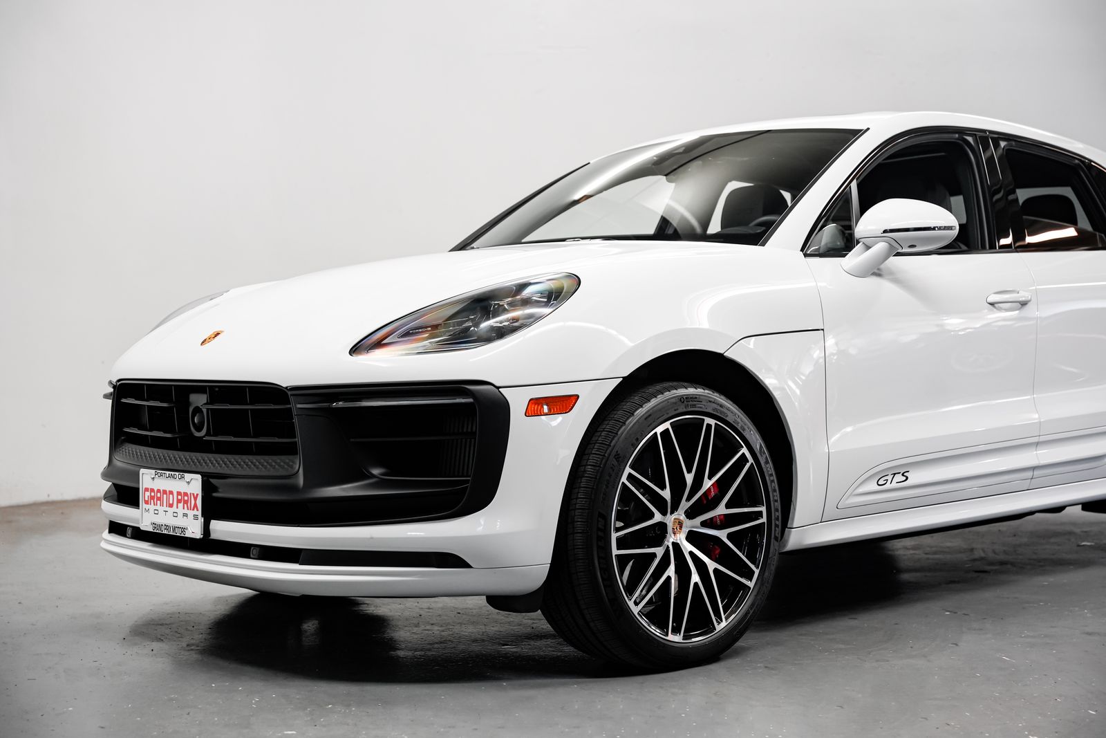 2022 Porsche Macan GTS — photo 37