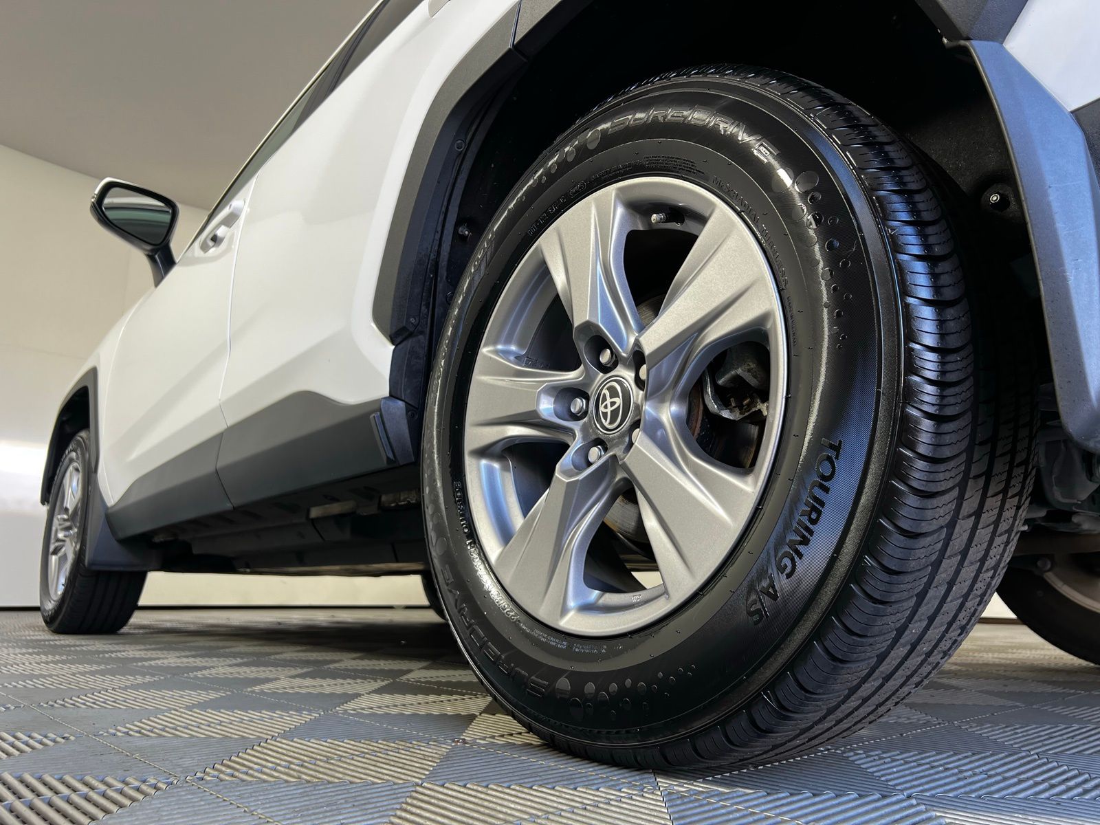 Thumbnail: 2023 Toyota RAV4 - 25