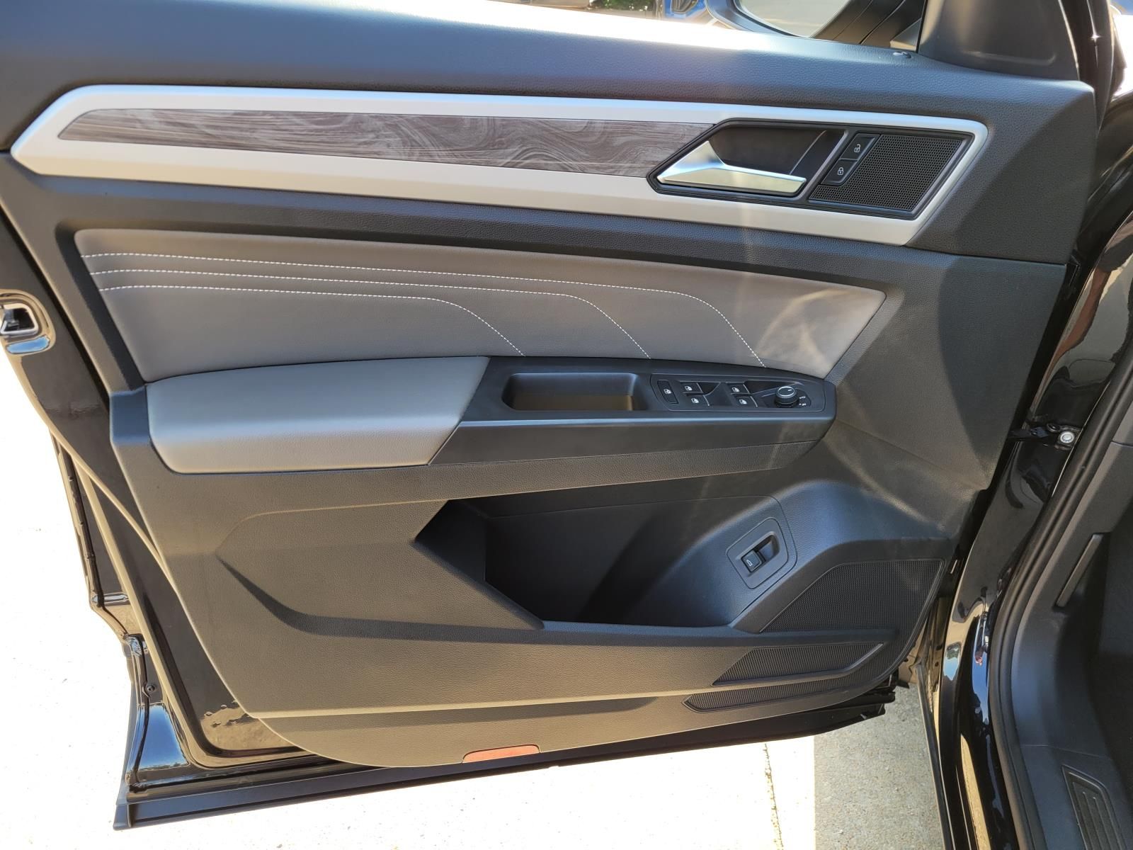 used 2023 Volkswagen Atlas Cross Sport car, priced at $28,000