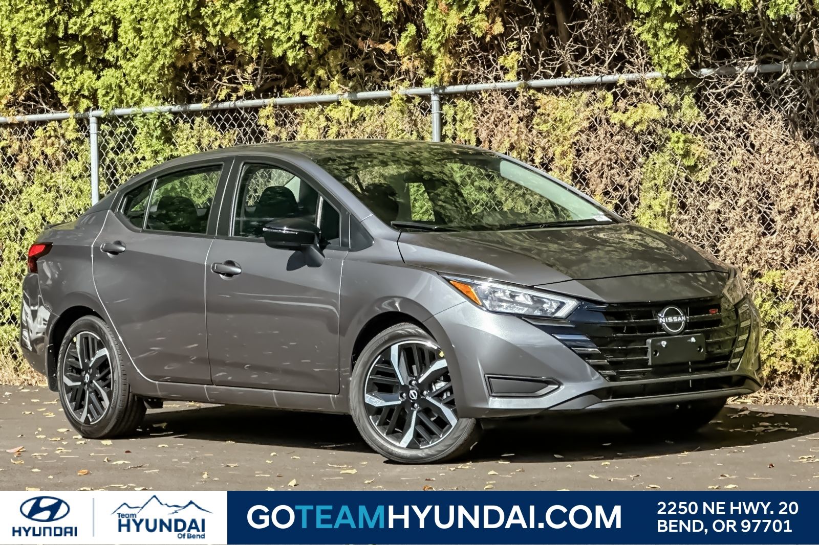 2025 Nissan Versa SR FWD