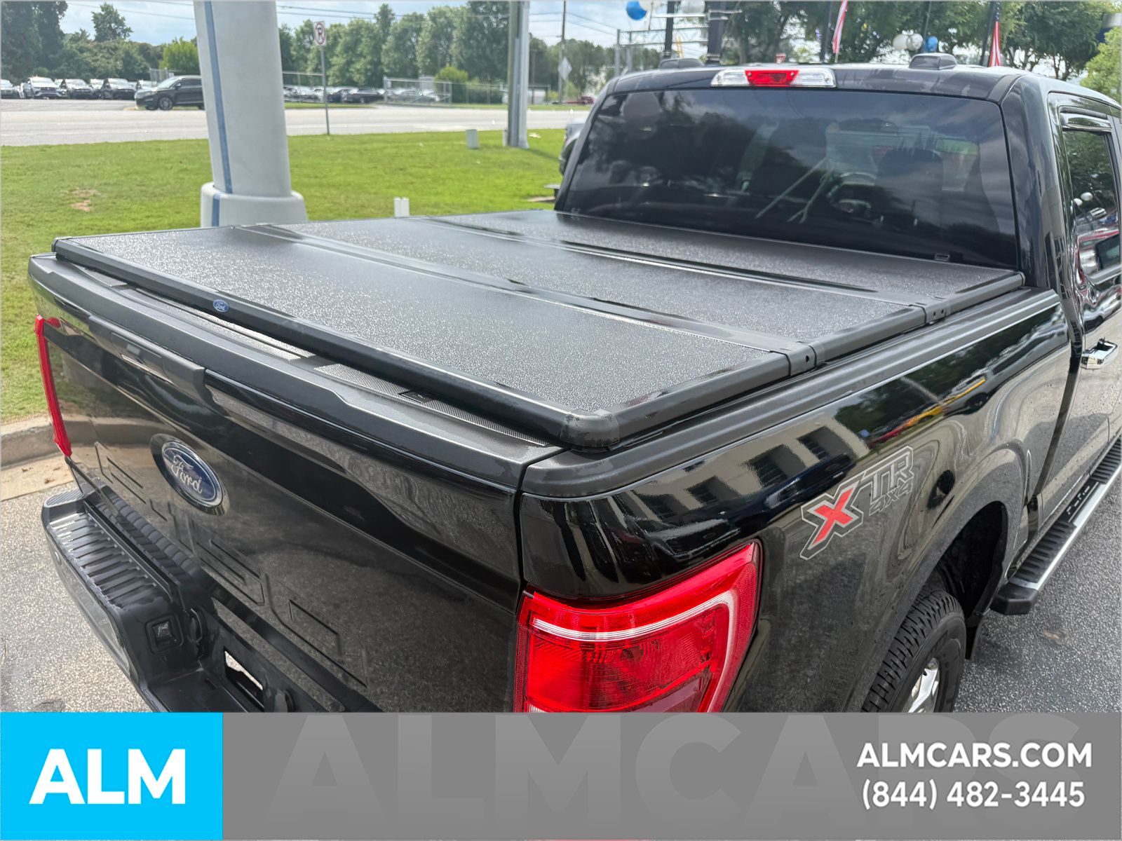 Used 2023 Black Ford XLT image 9