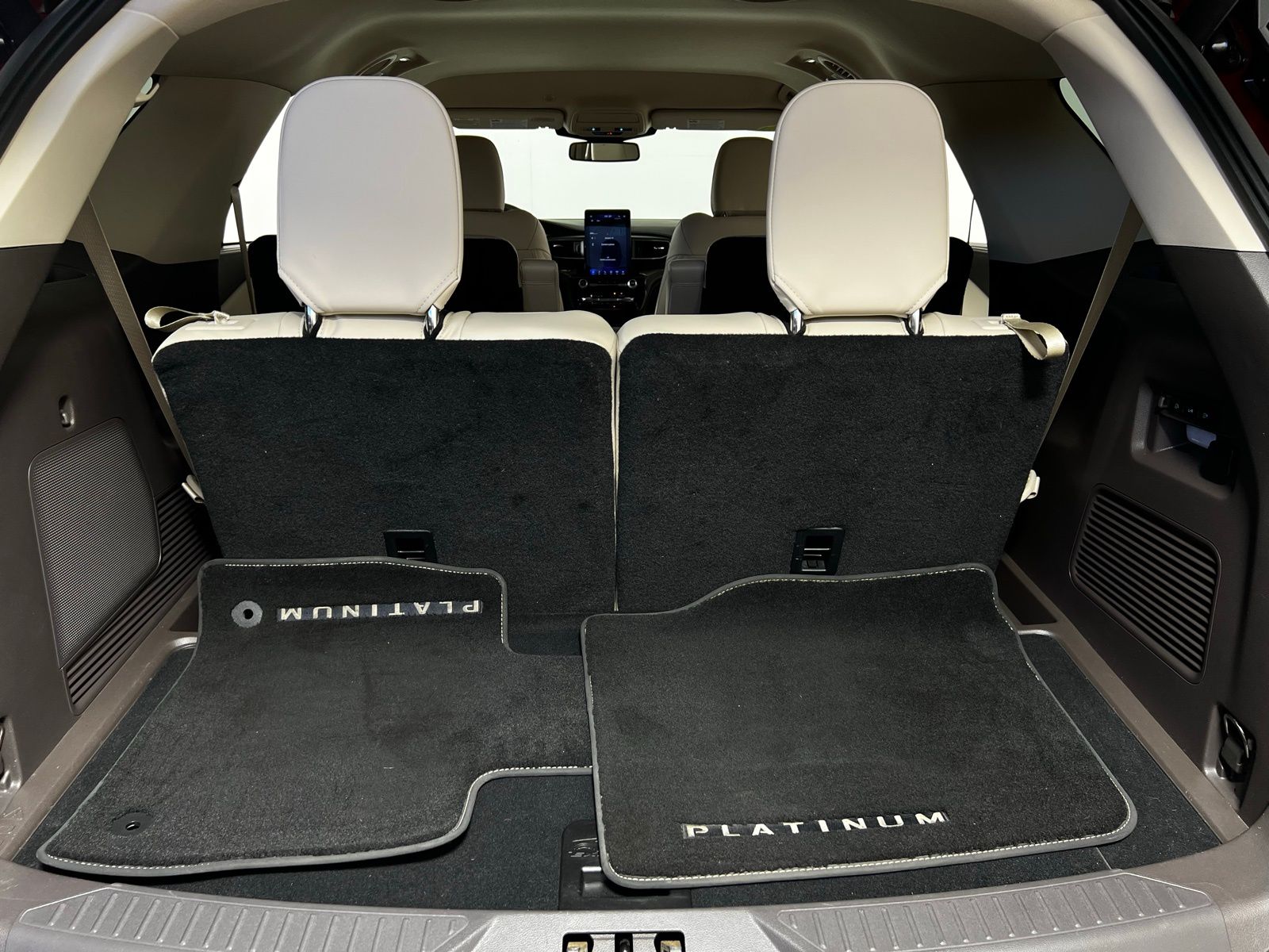 Thumbnail: 2022 Ford Explorer - 29