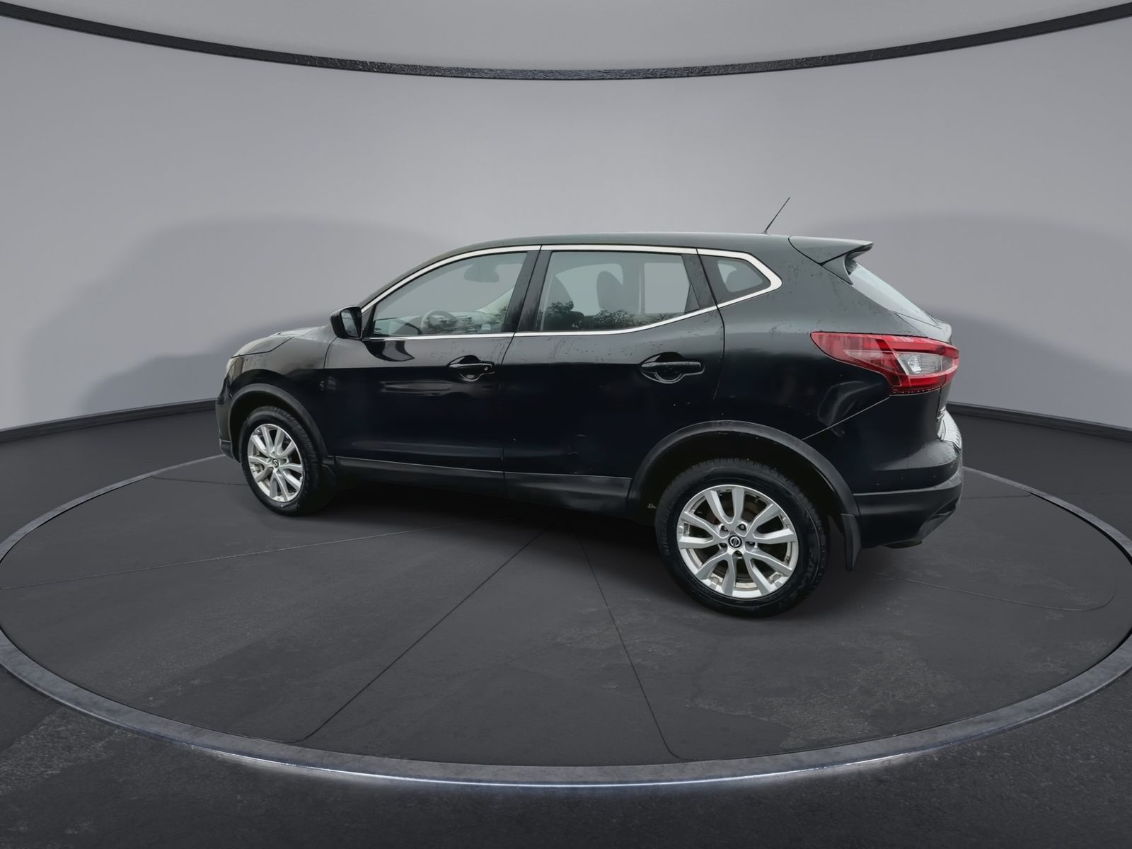 View vehicle photo 5