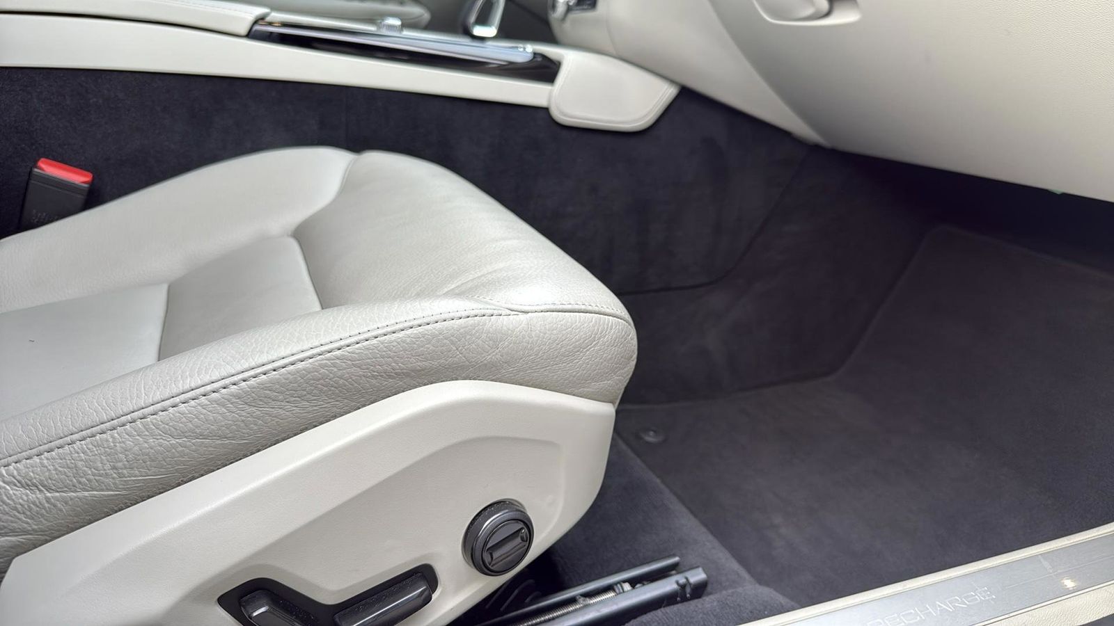 Used Car 2024 Volvo S60 Recharge Plug-in Hybrid  T8 Plus Dark Theme For Sale Under $40,000 In Austin, Texas