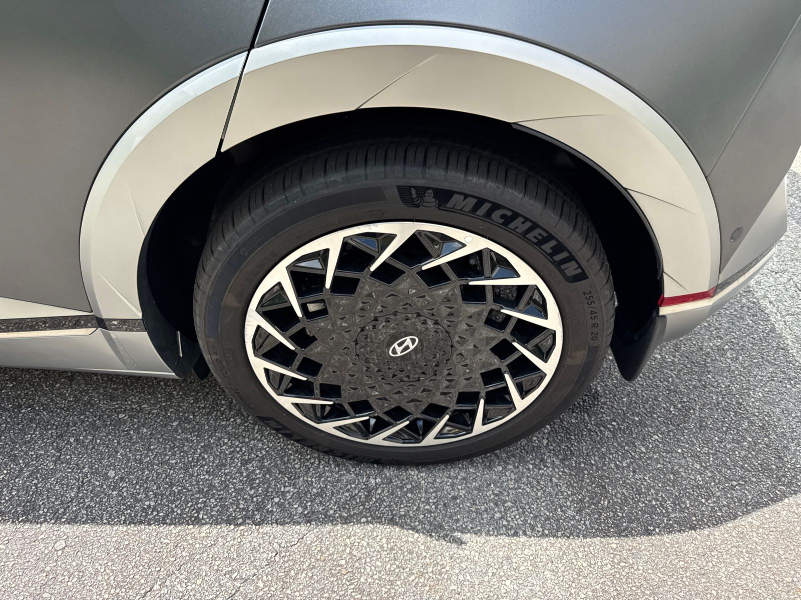 Used 2024 Gray Hyundai Limited image 20