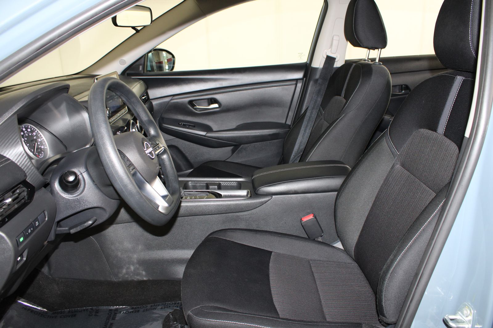 Used 2025 Gray Nissan SV image 10