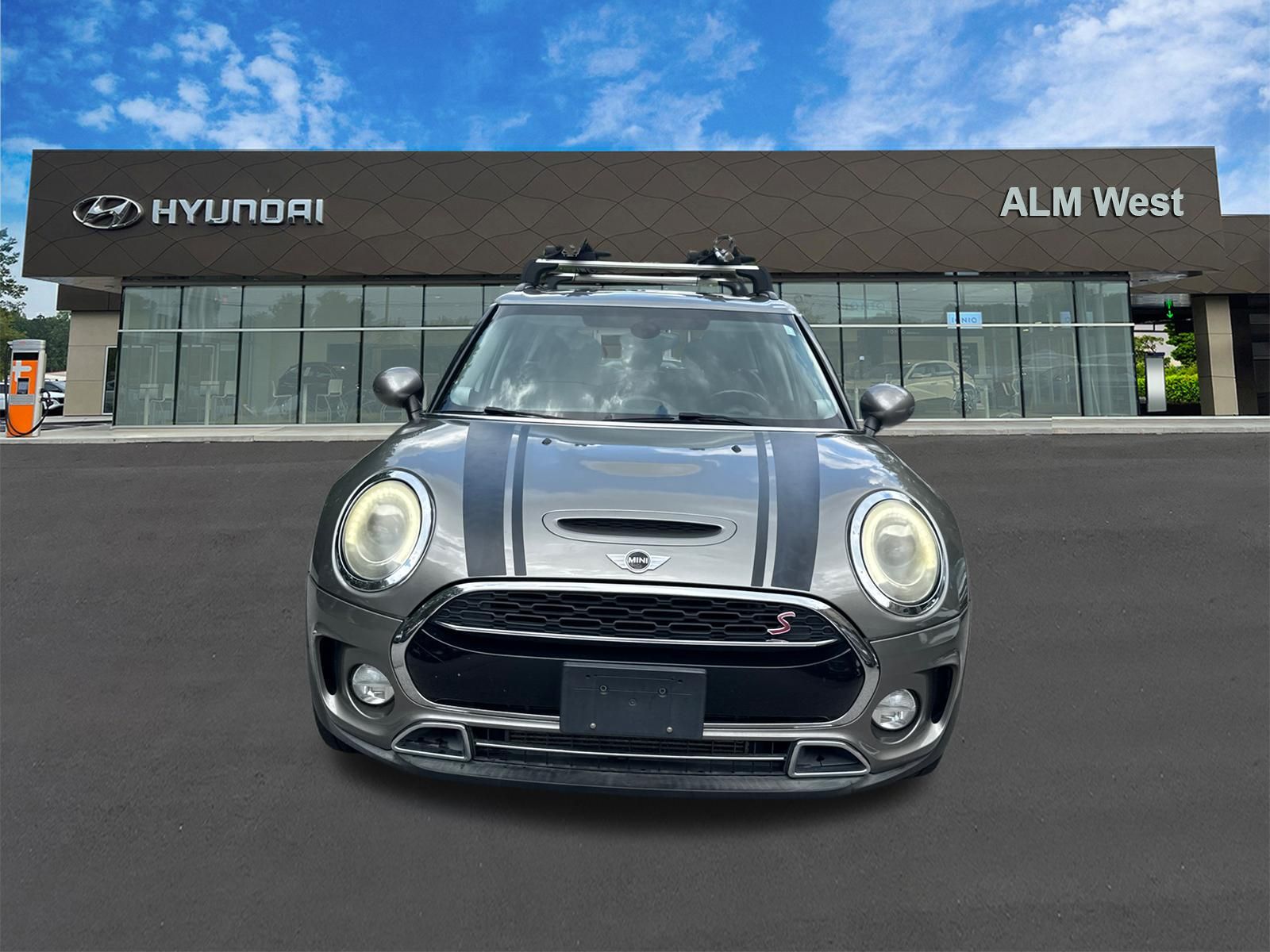 Used 2017 Silver MINI Clubman image 2