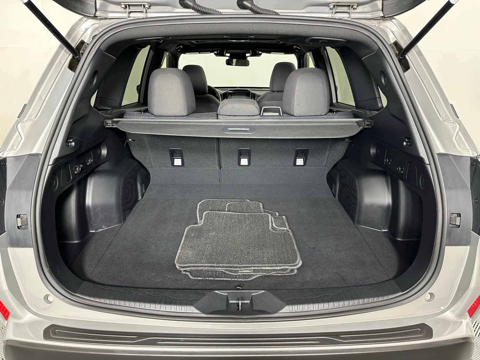 2025 Subaru Forester Premium - Photo 28