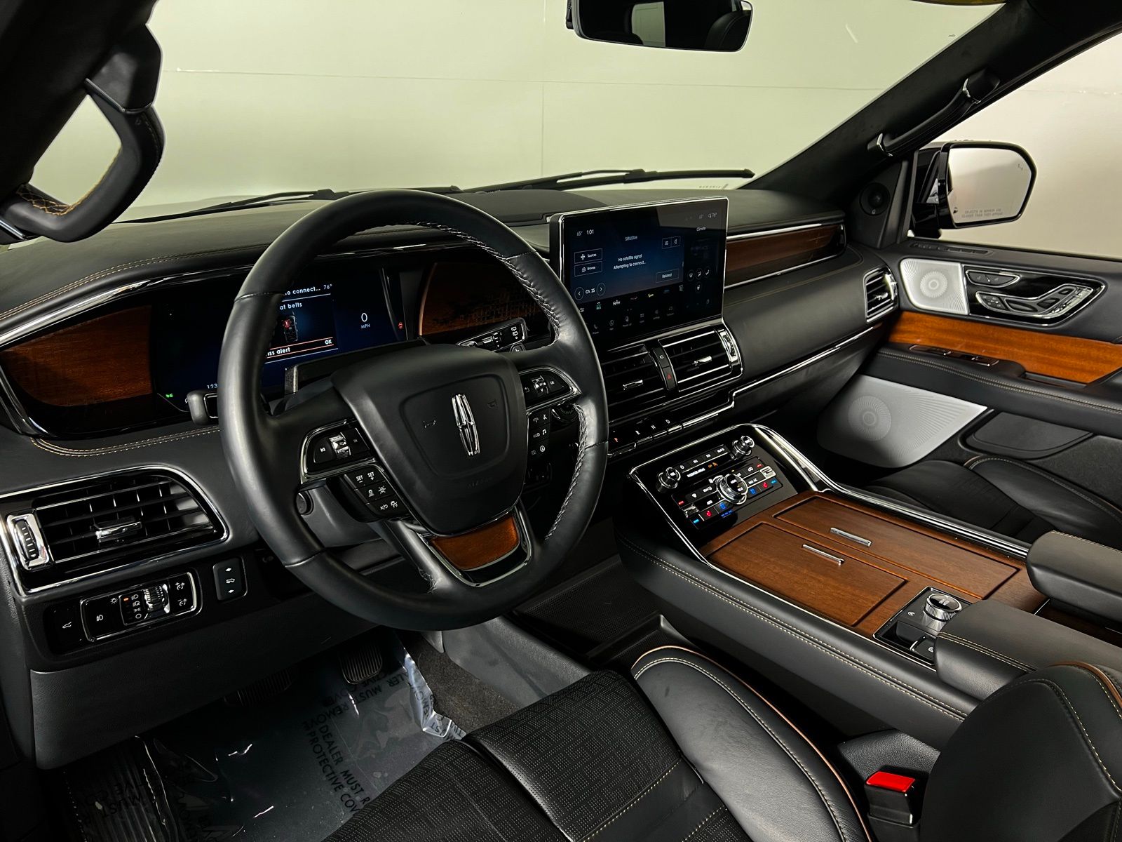 2023 Lincoln Navigator Black Label 3