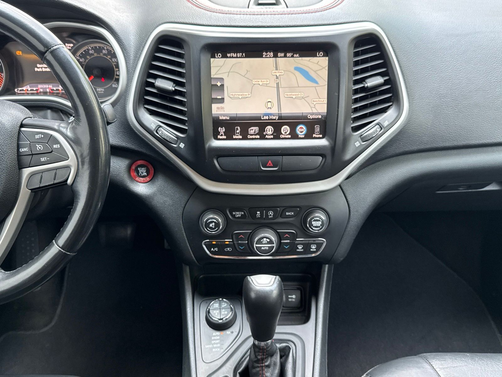Used 2015 Anvil Clearcoat Jeep Trailhawk image 29