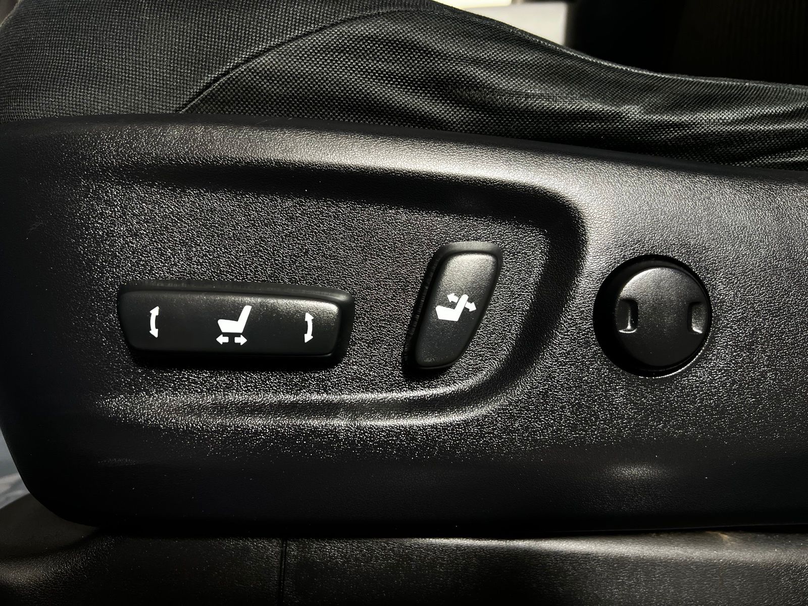 Thumbnail: 2012 Toyota 4Runner - 14