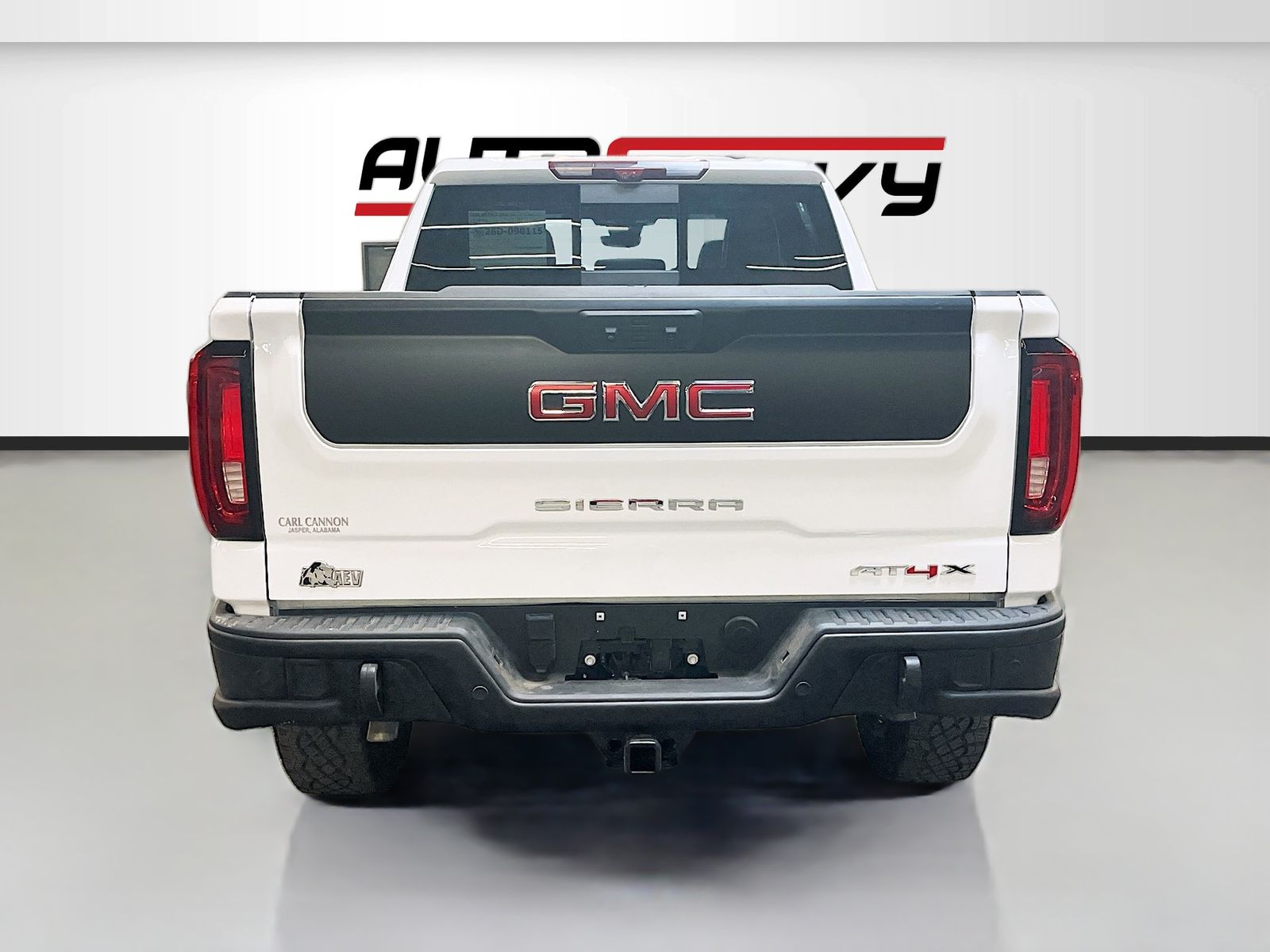 Used 2025 White GMC AT4X image 6