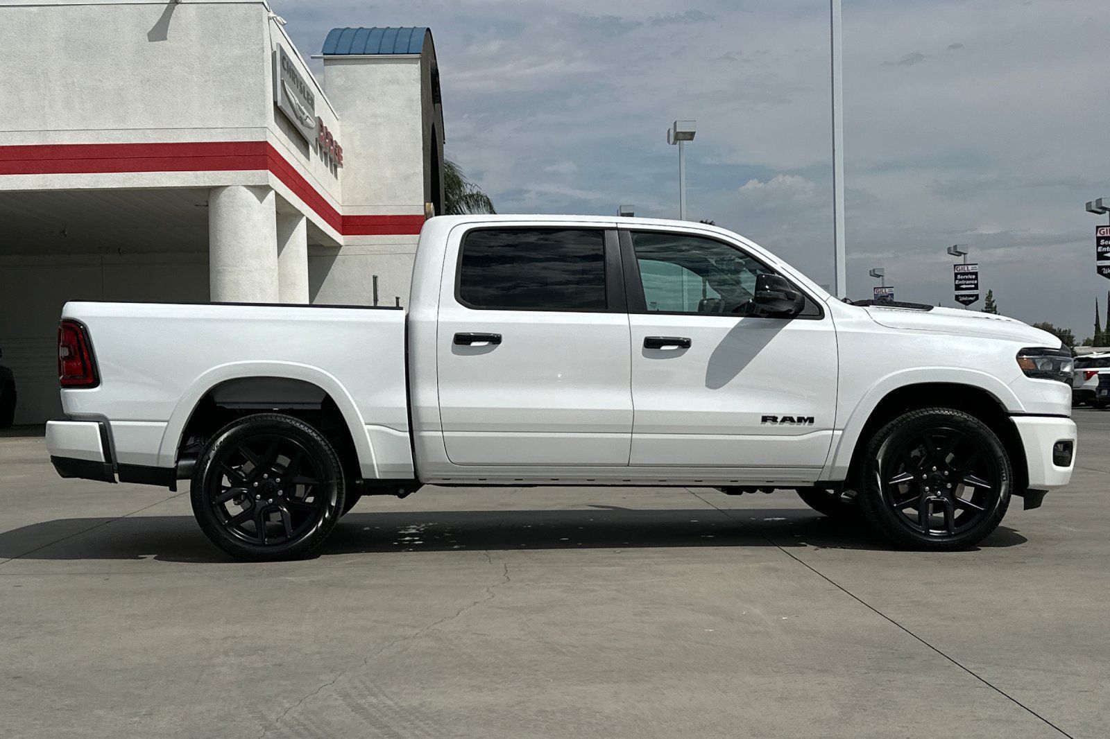 2026 RAM 1500 Laramie - Photo 9
