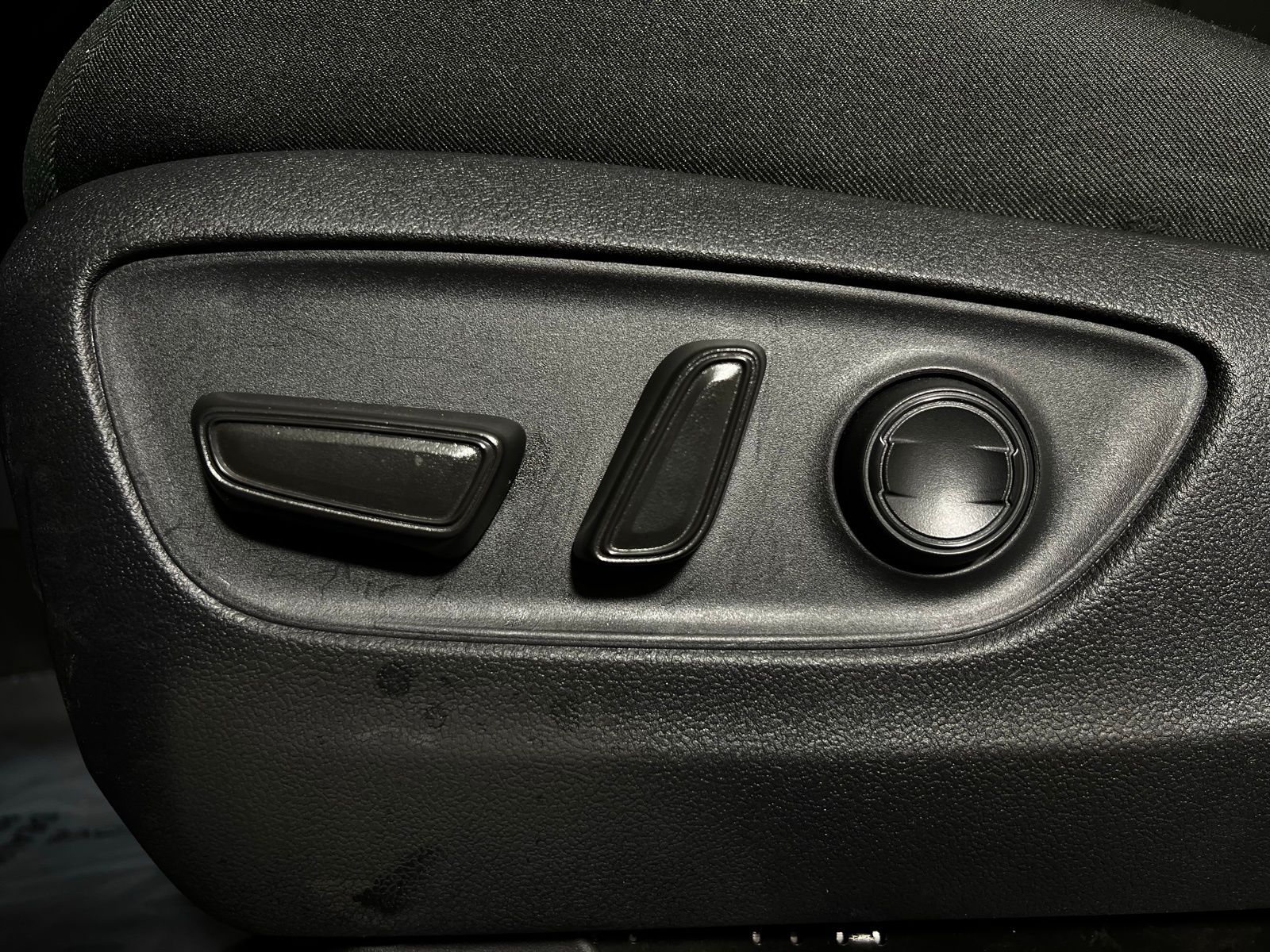 Thumbnail: 2025 Toyota RAV4 - 14