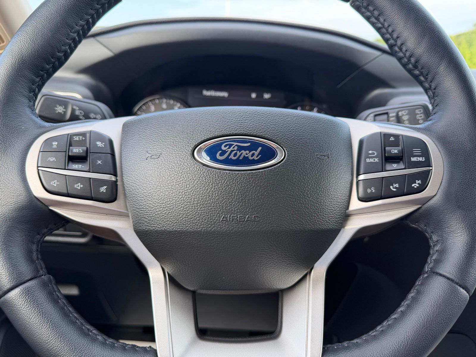 2022 Ford Explorer image 19