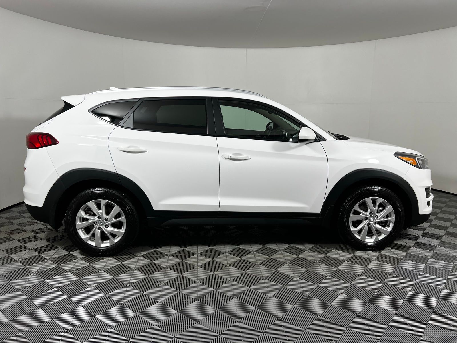 Thumbnail: 2020 Hyundai Tucson - 4