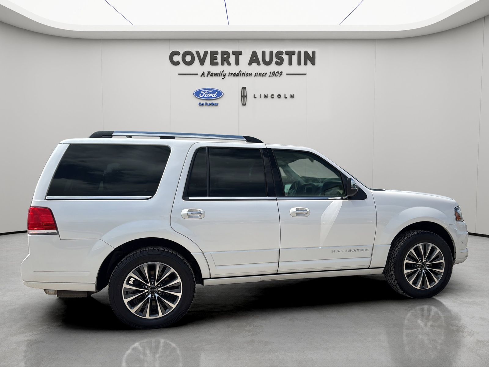Used Car 2017 Lincoln Navigator  Select For Sale Under $20,000 In Austin, Texas