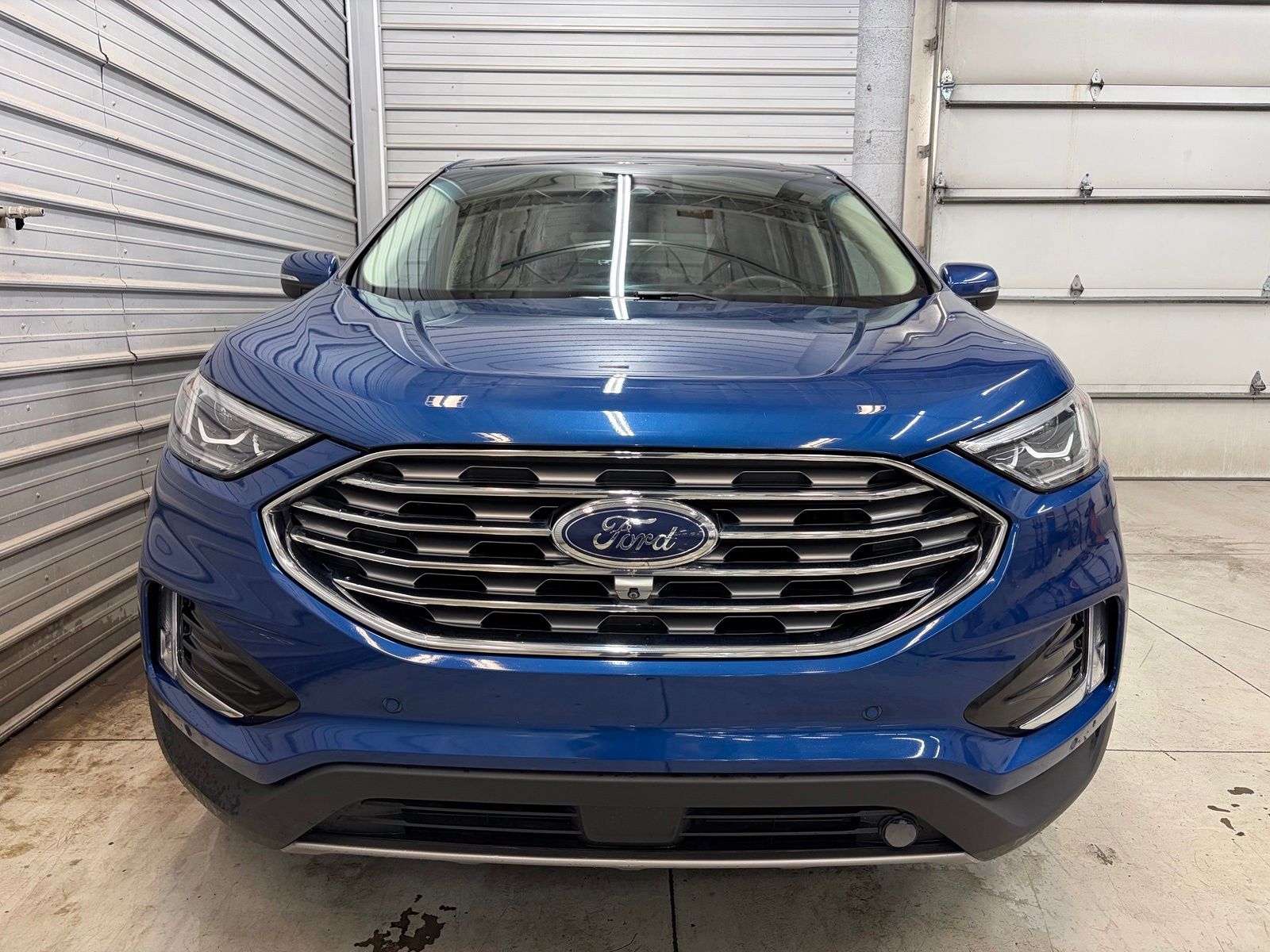 Photo 2 of 2020 Ford Edge Titanium