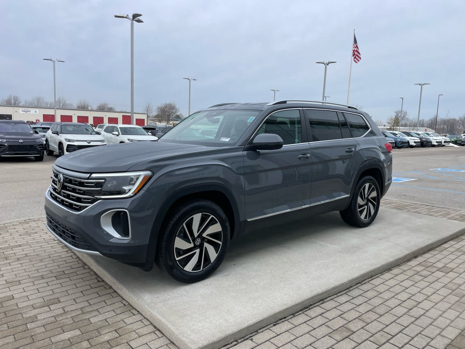 new 2026 Volkswagen Atlas car, priced at $51,443