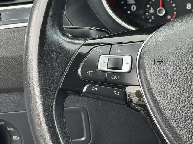 Used 2018  Volkswagen 2.0T SE image 31