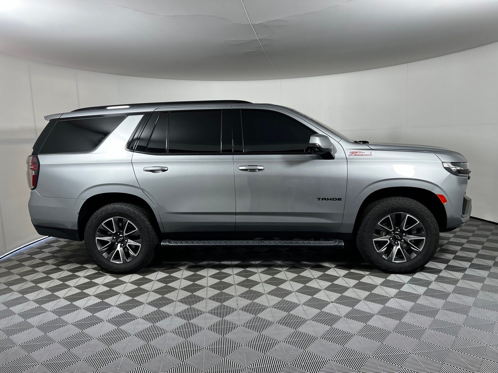 Thumbnail: 2024 Chevrolet Tahoe - 4
