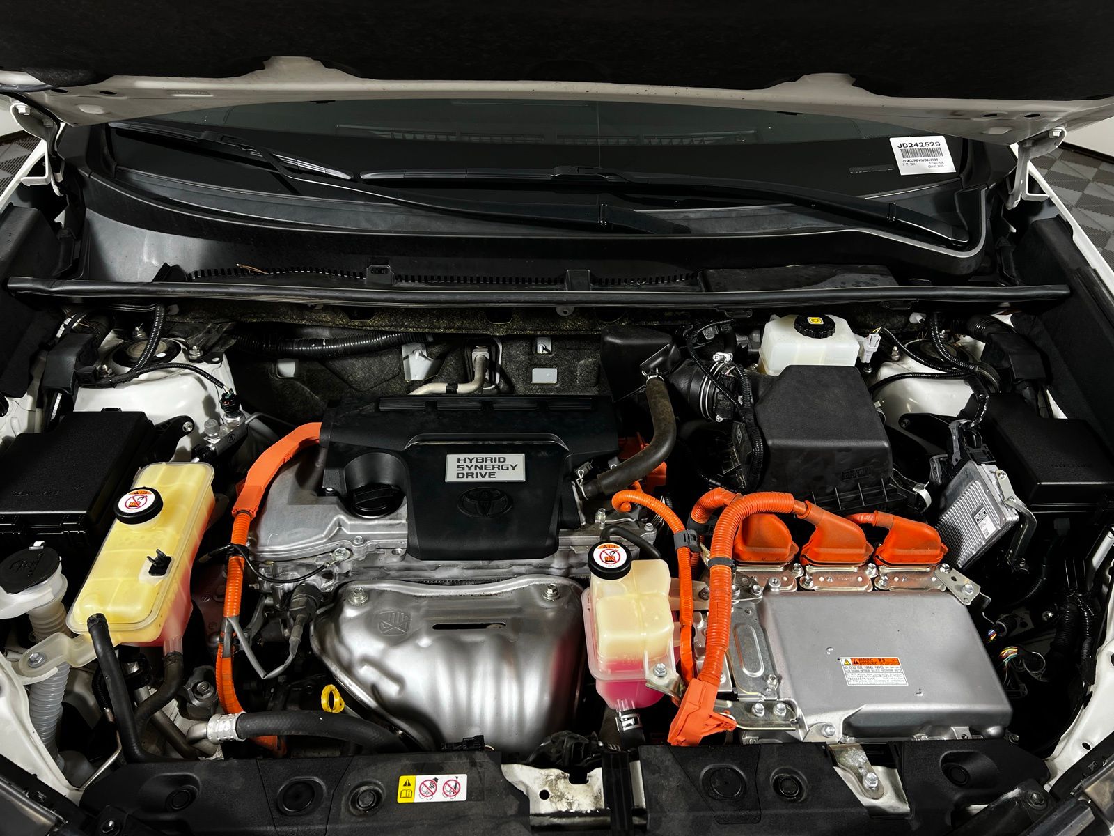 Thumbnail: 2018 Toyota RAV4 - 9