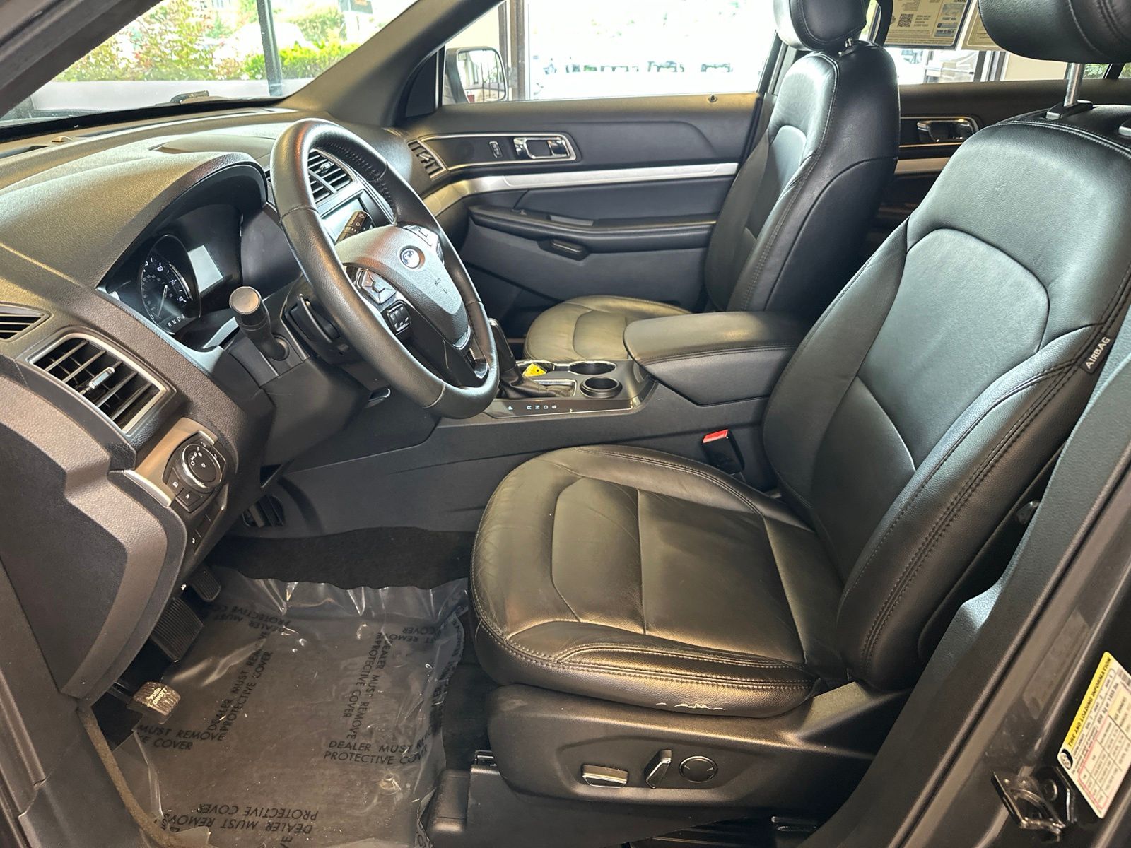 Used 2017 Magnetic Metallic Ford XLT image 9