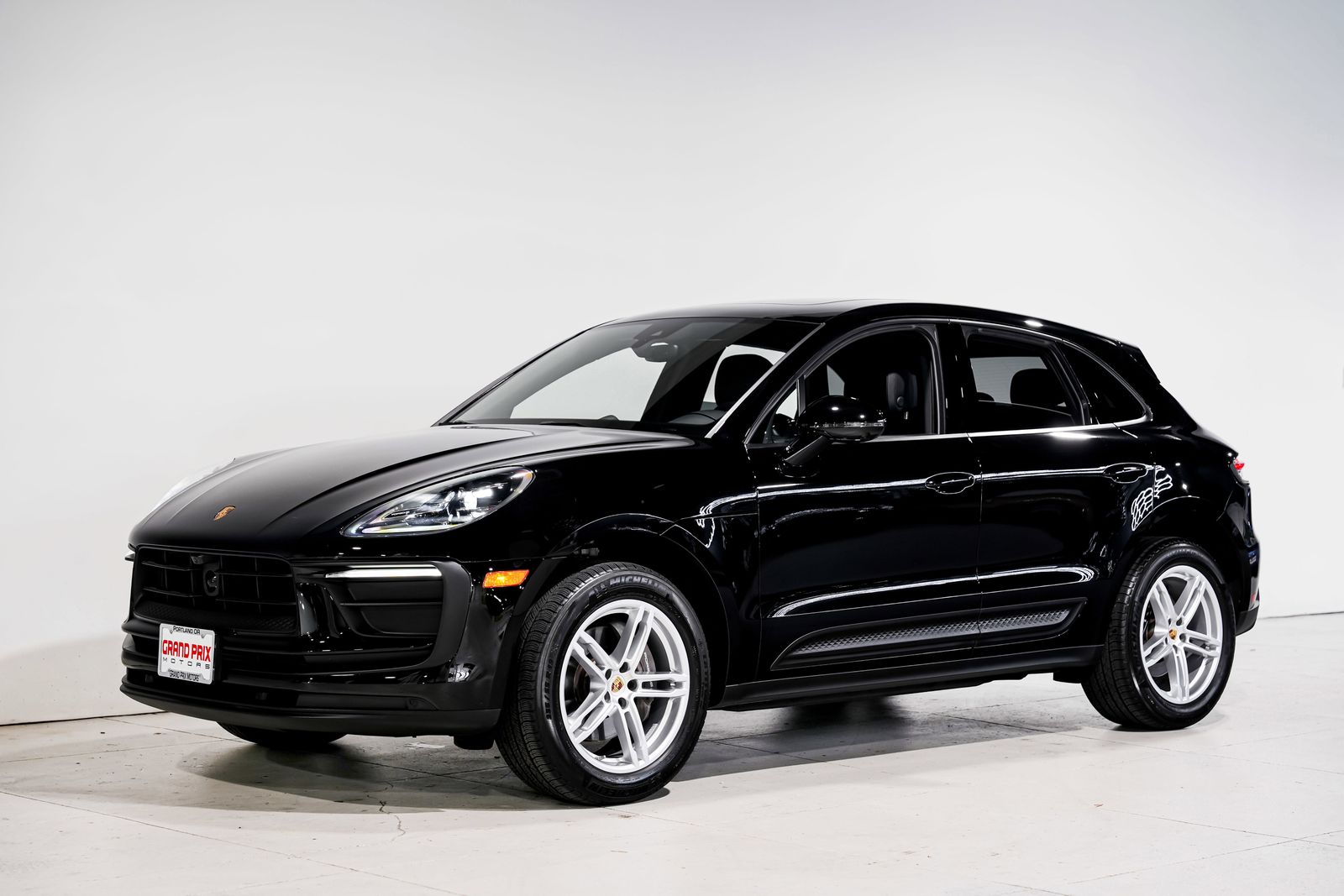 2024 Porsche Macan Base — photo 6