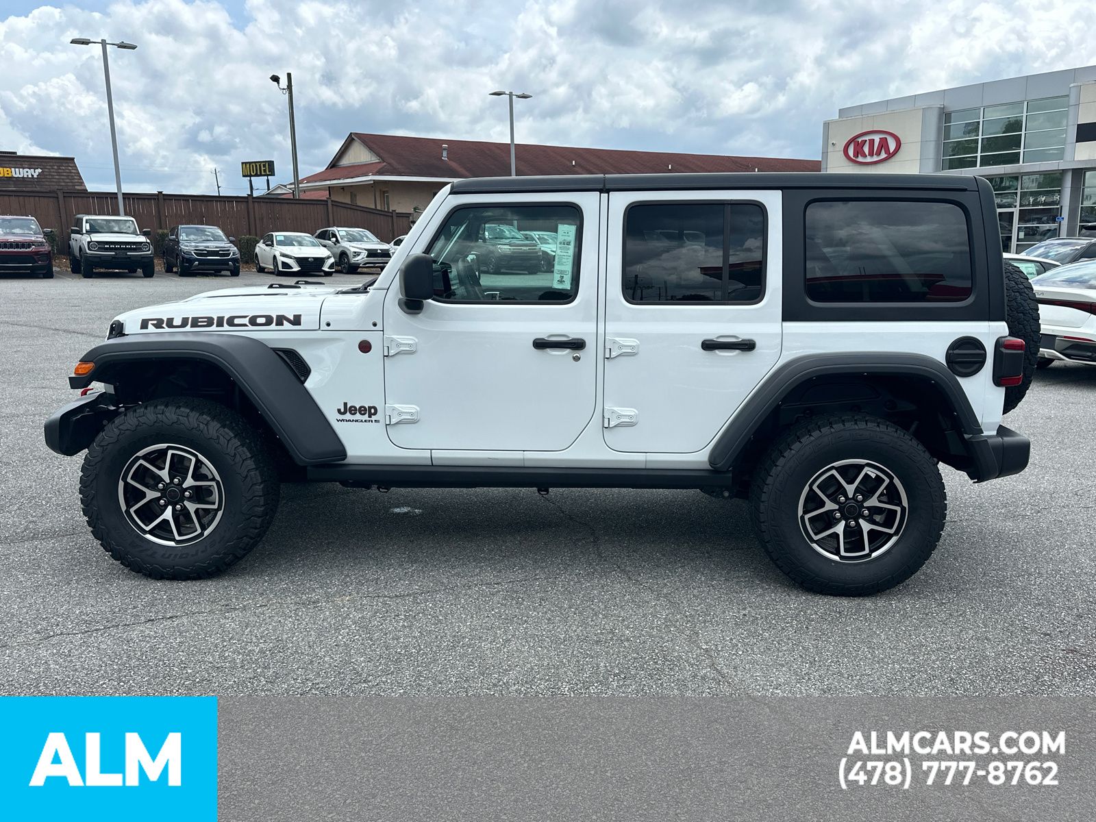 Used 2025 White Jeep Rubicon image 9